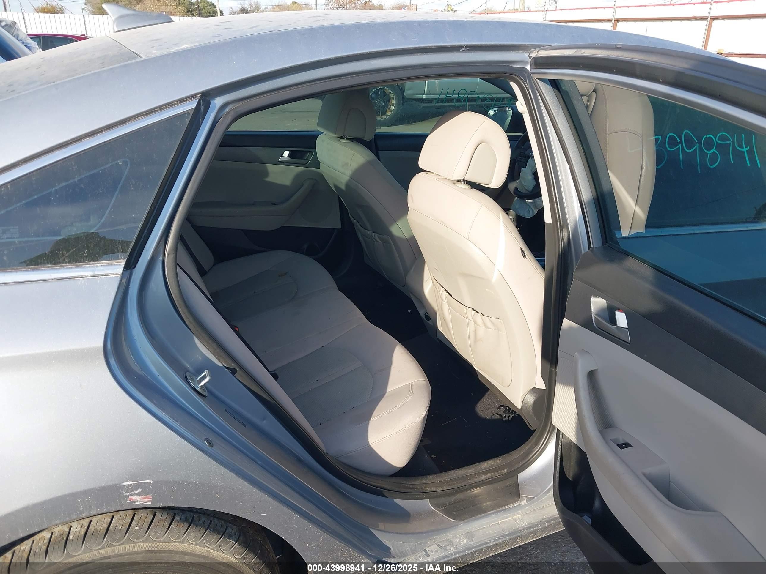HYUNDAI SONATA image 8