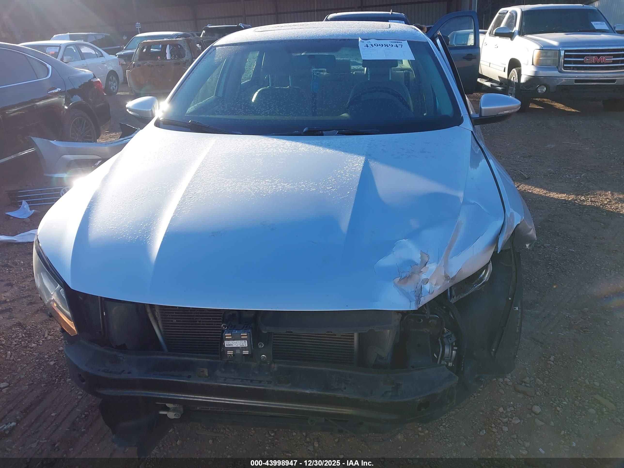 VOLKSWAGEN PASSAT image 6