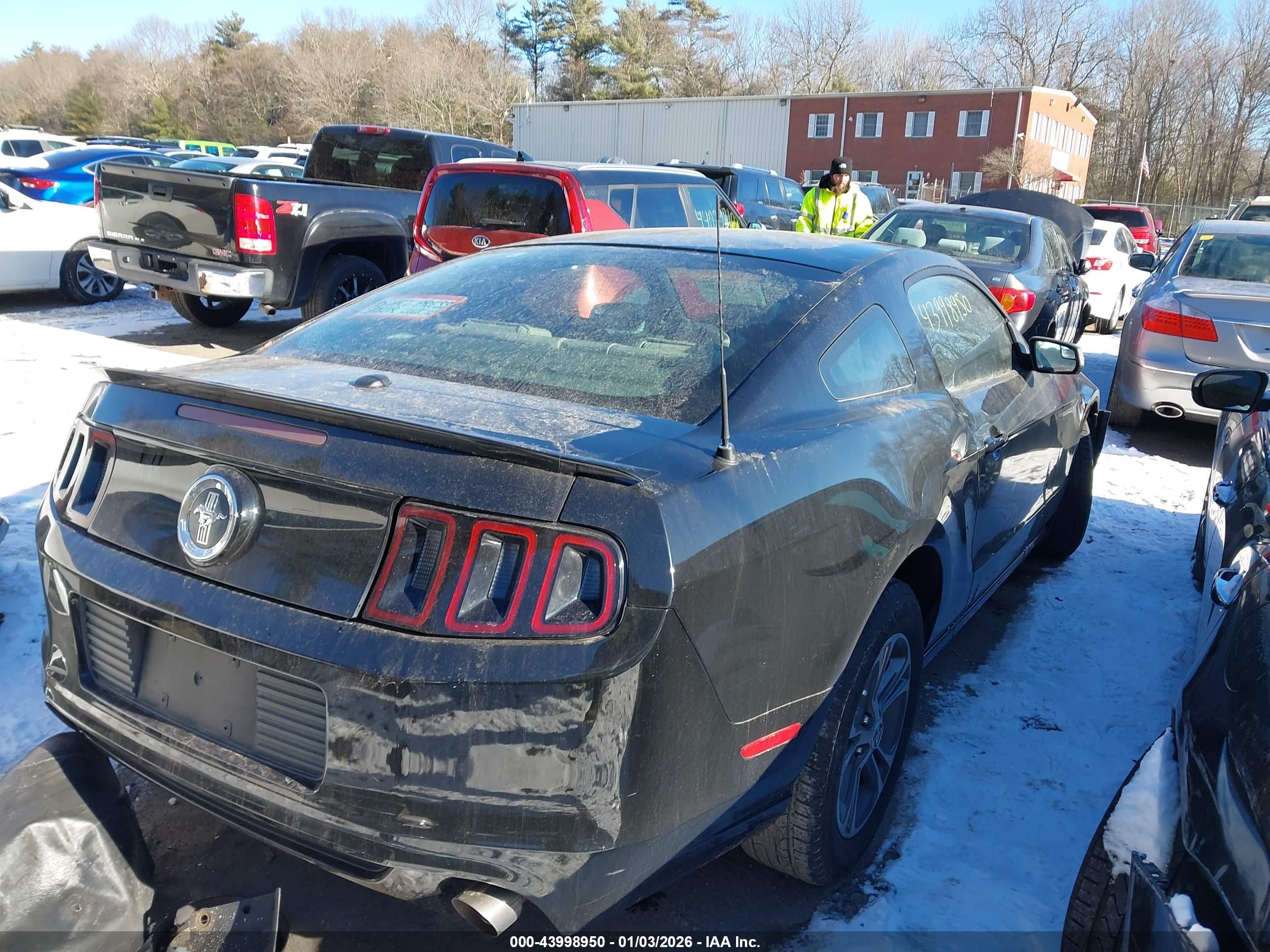 FORD MUSTANG image 4