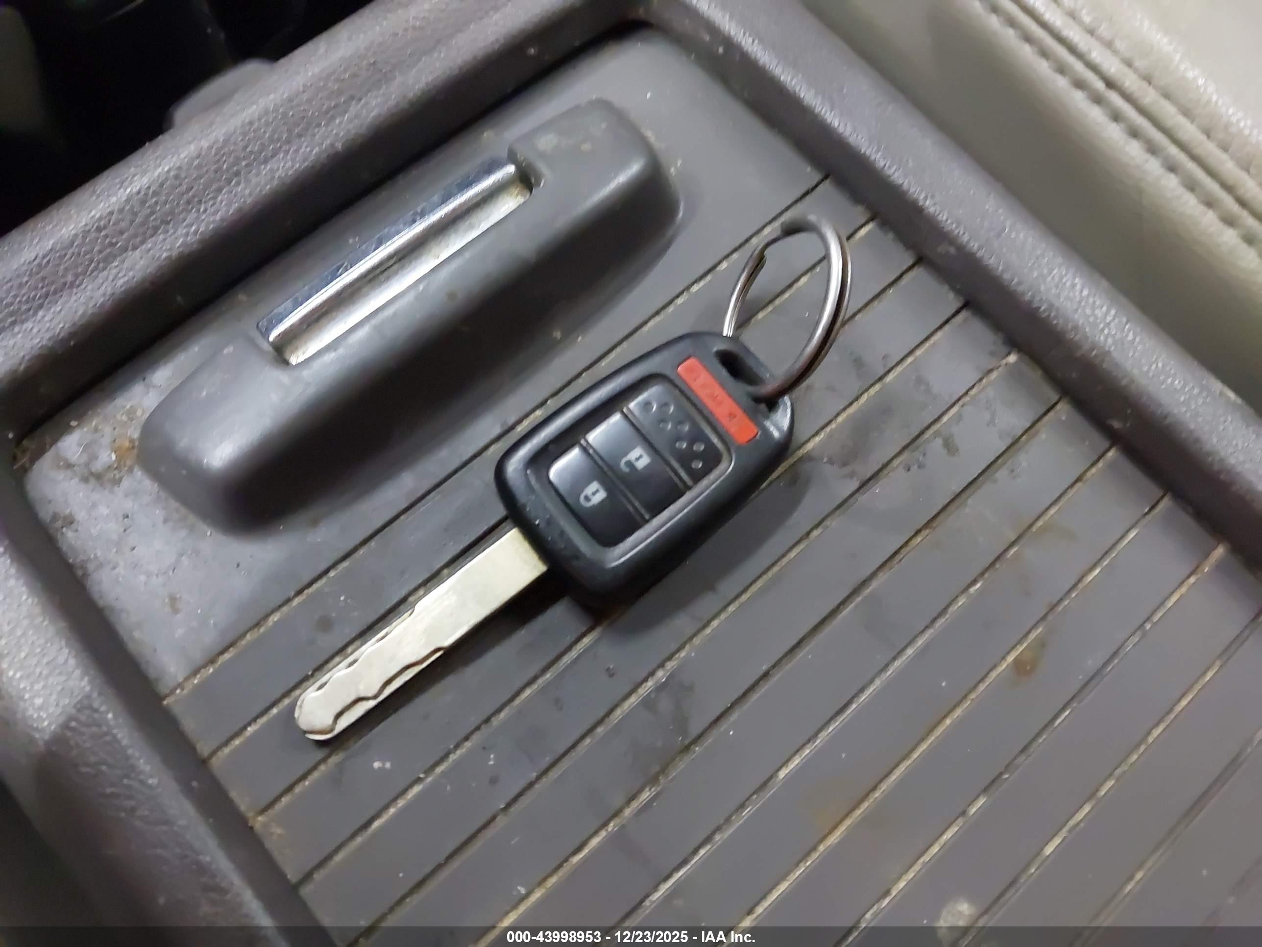 HONDA CR-V image 11