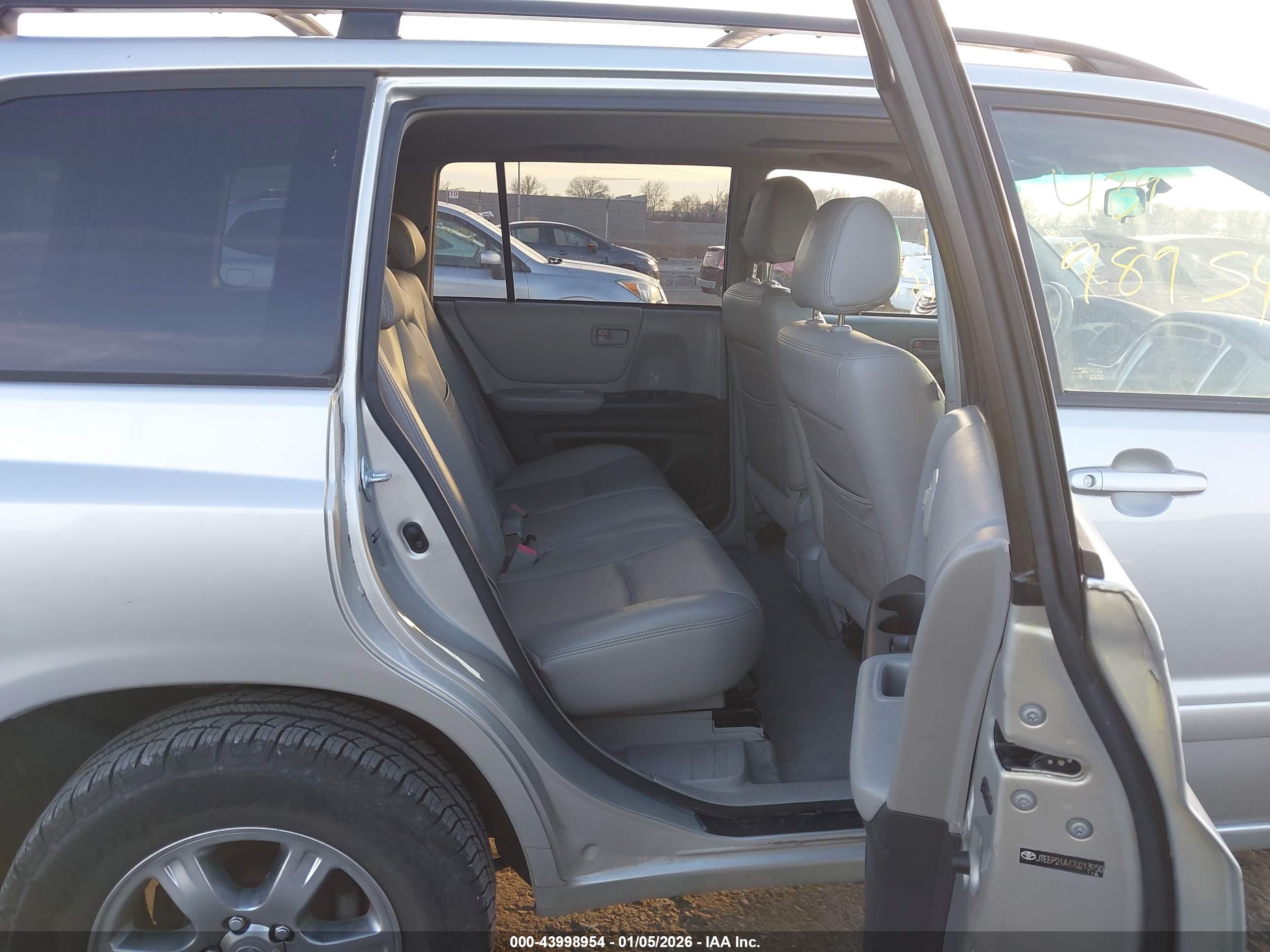 TOYOTA HIGHLANDER image 8