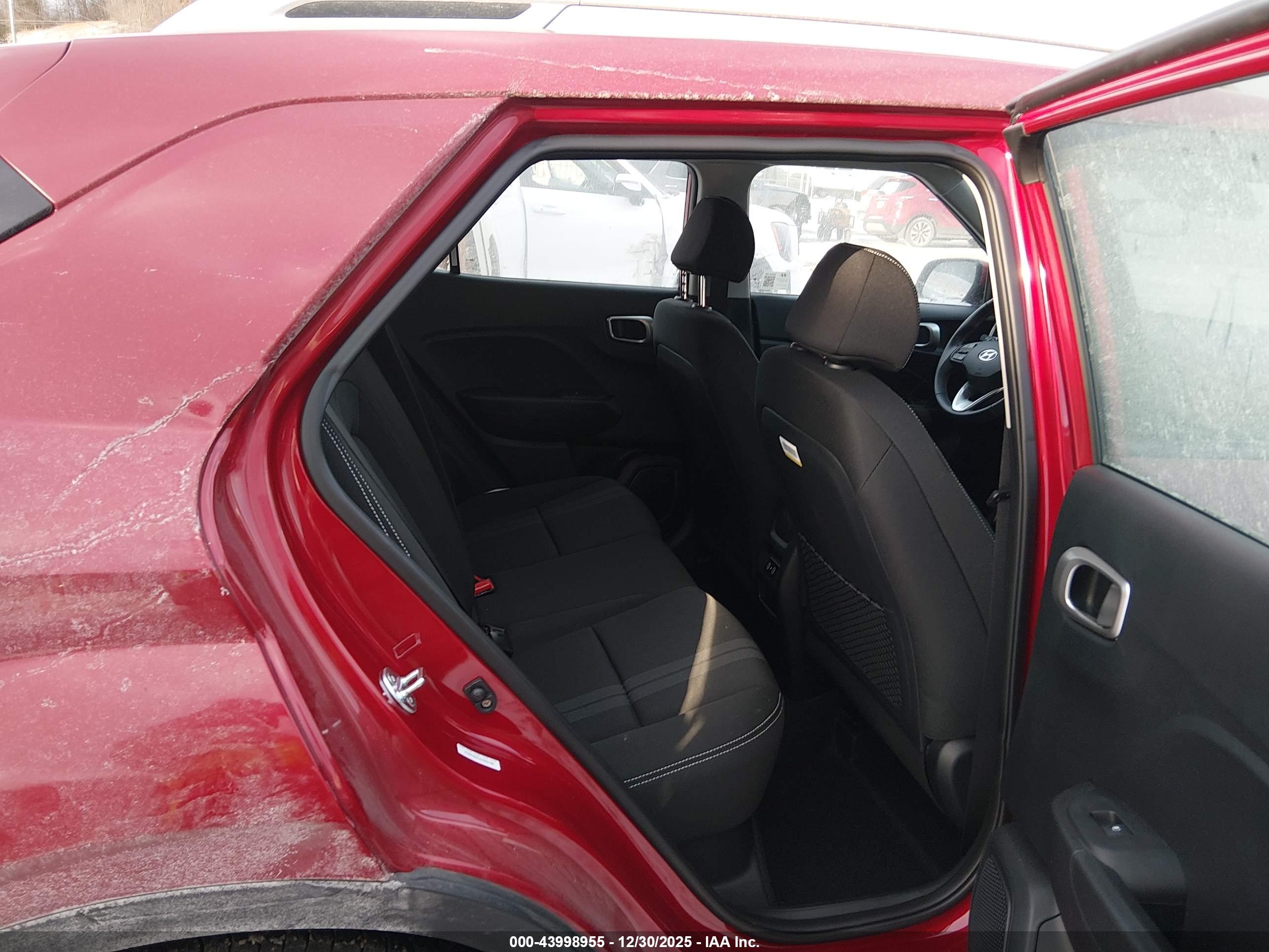 HYUNDAI VENUE image 8