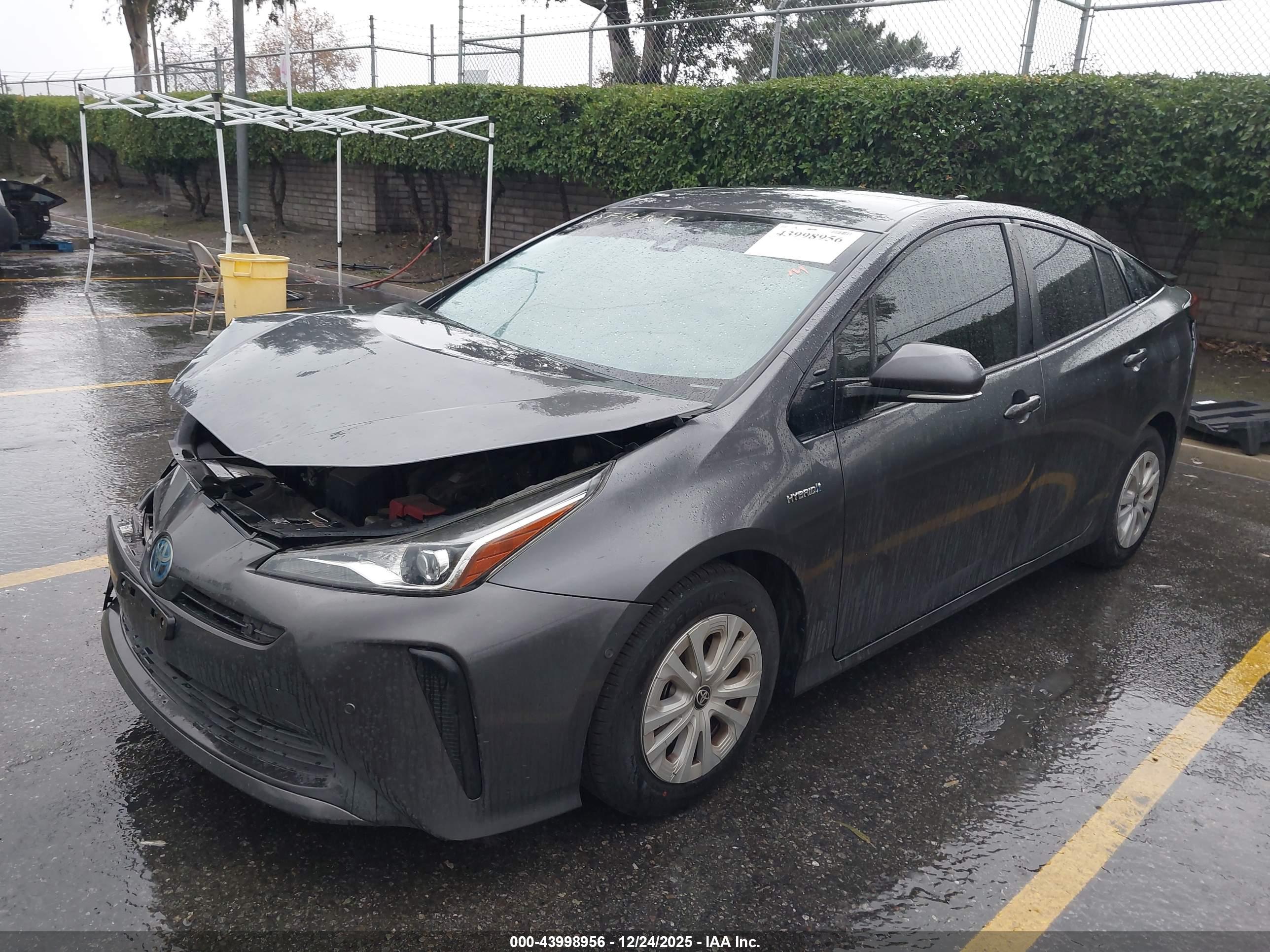 TOYOTA PRIUS image 2