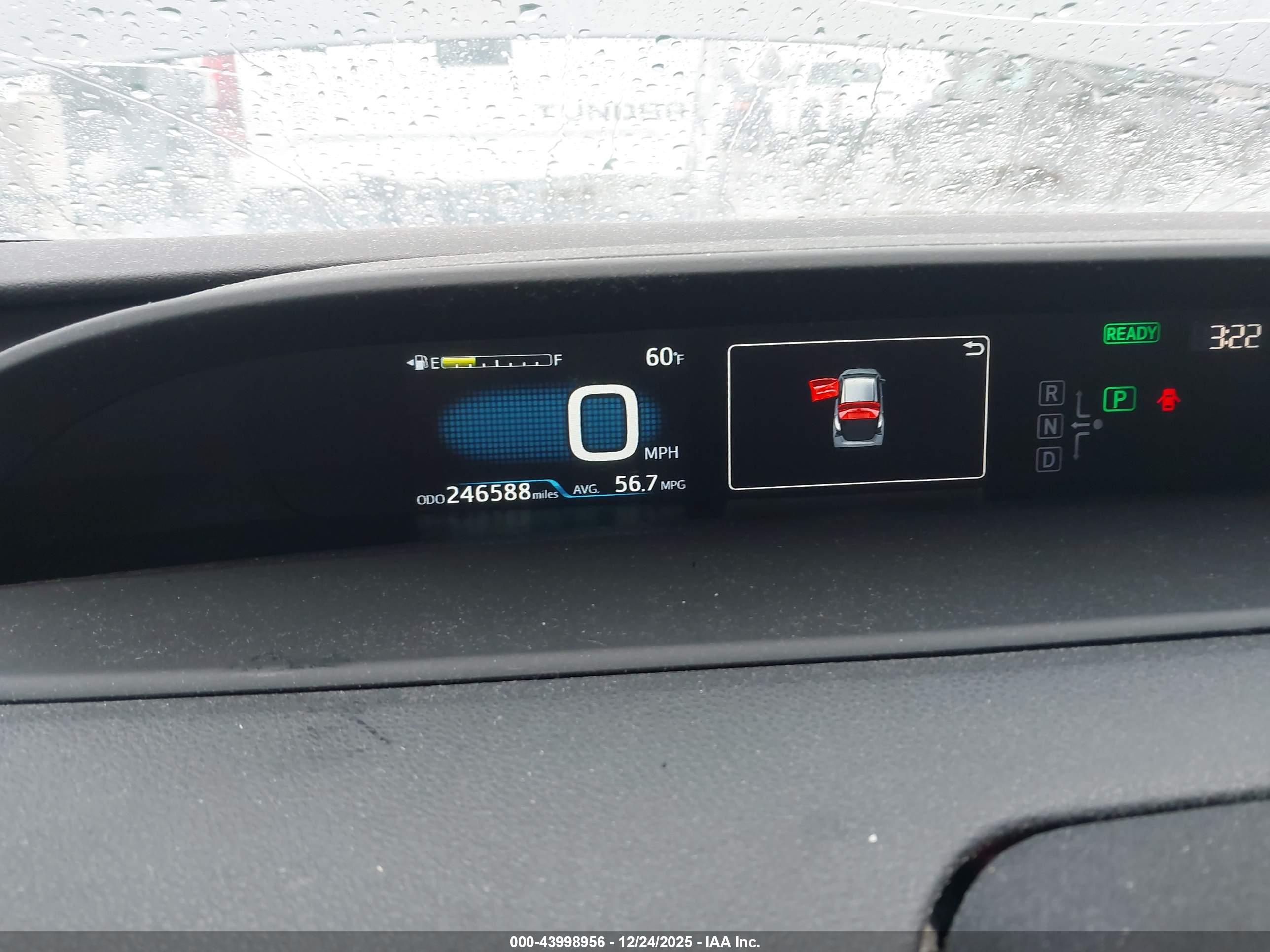 TOYOTA PRIUS image 7
