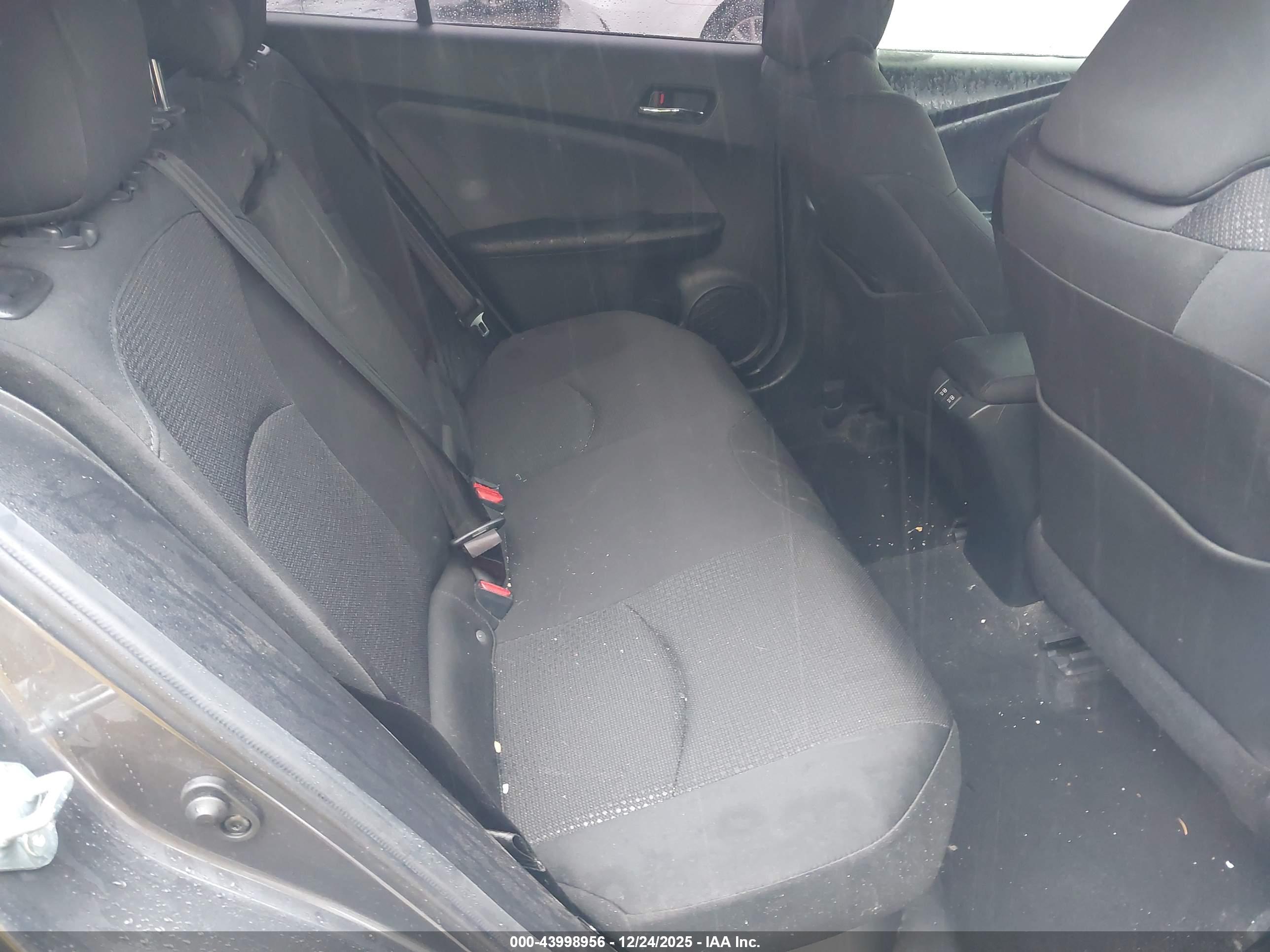 TOYOTA PRIUS image 8