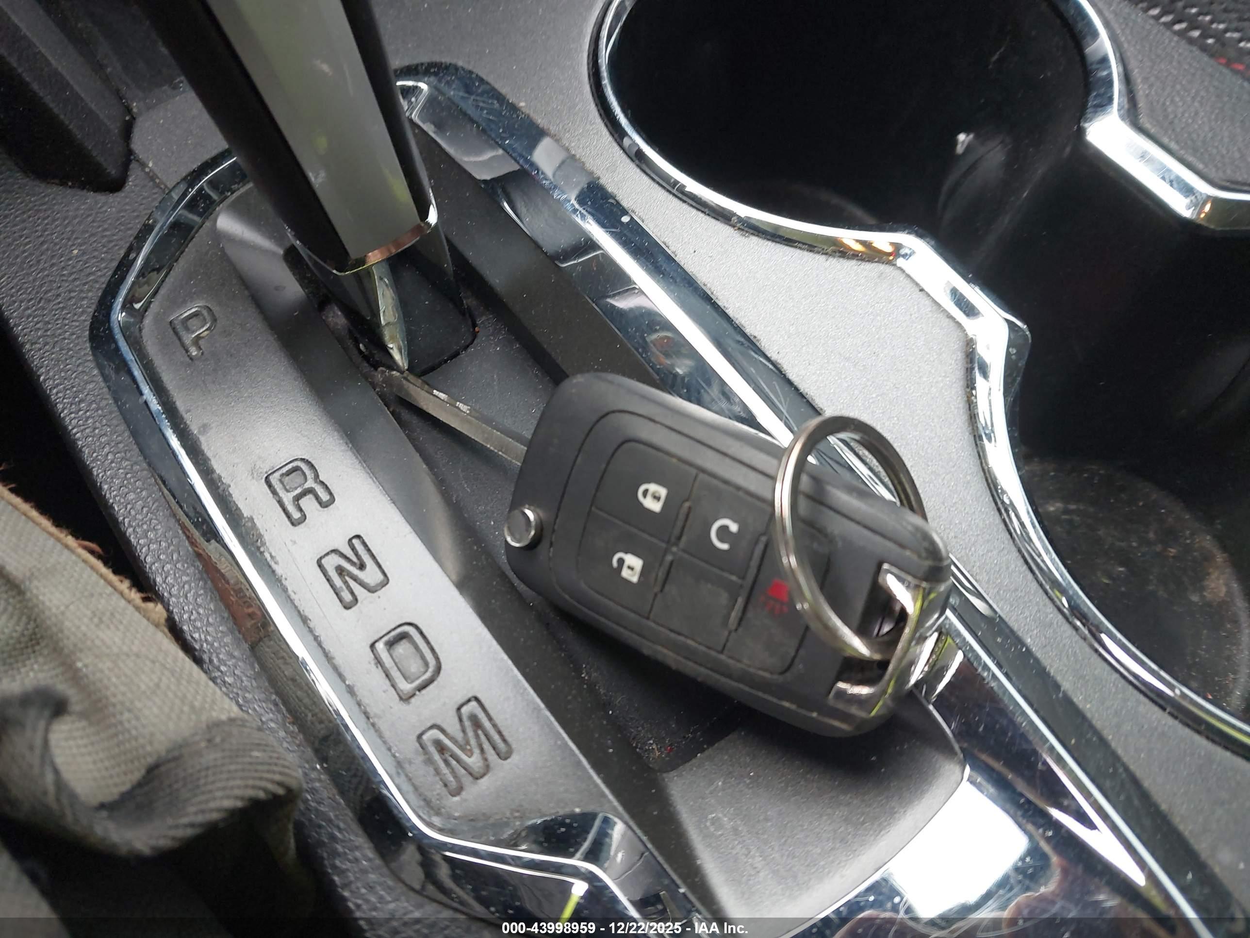 GMC TERRAIN image 11