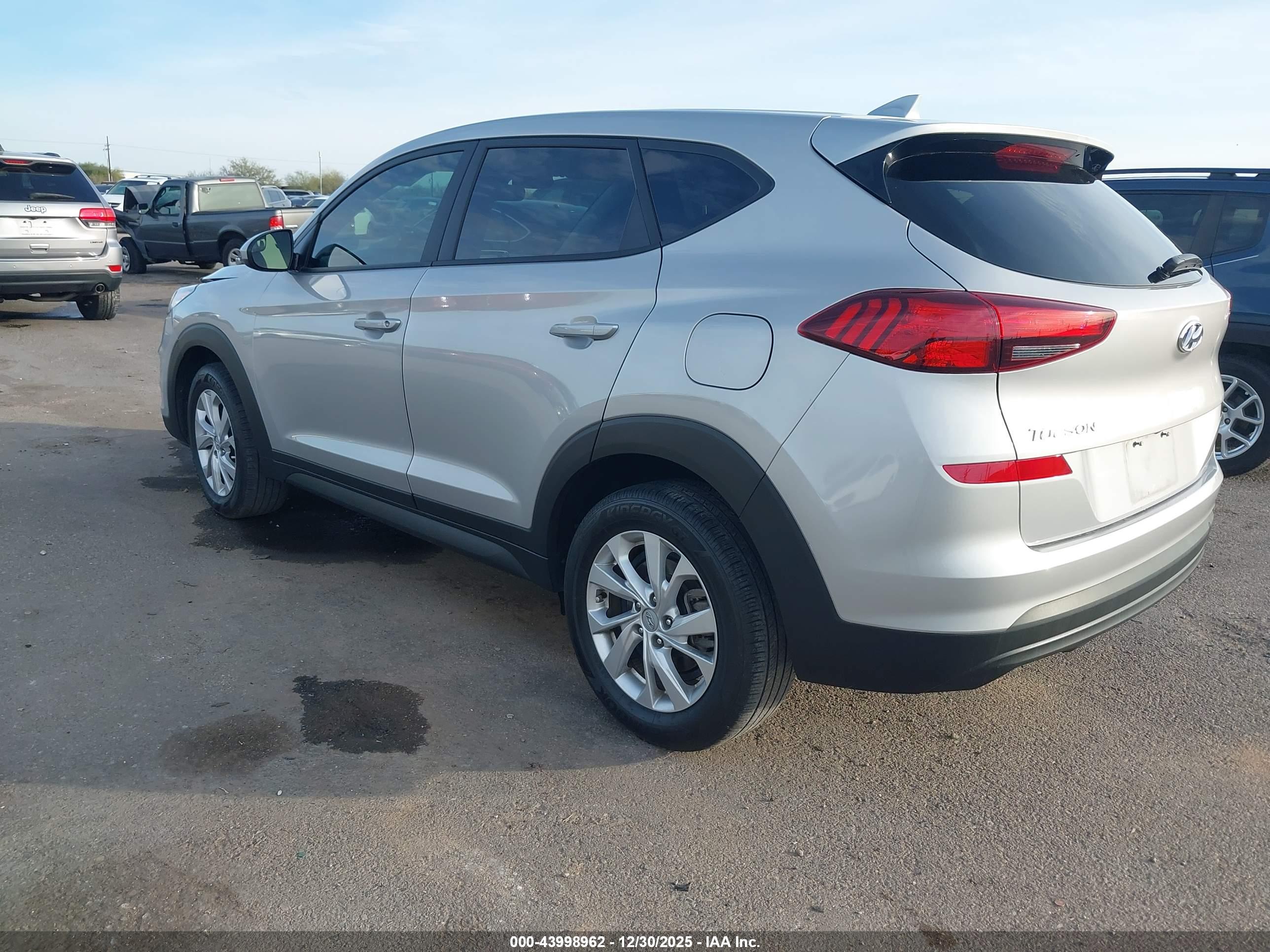 HYUNDAI TUCSON image 3