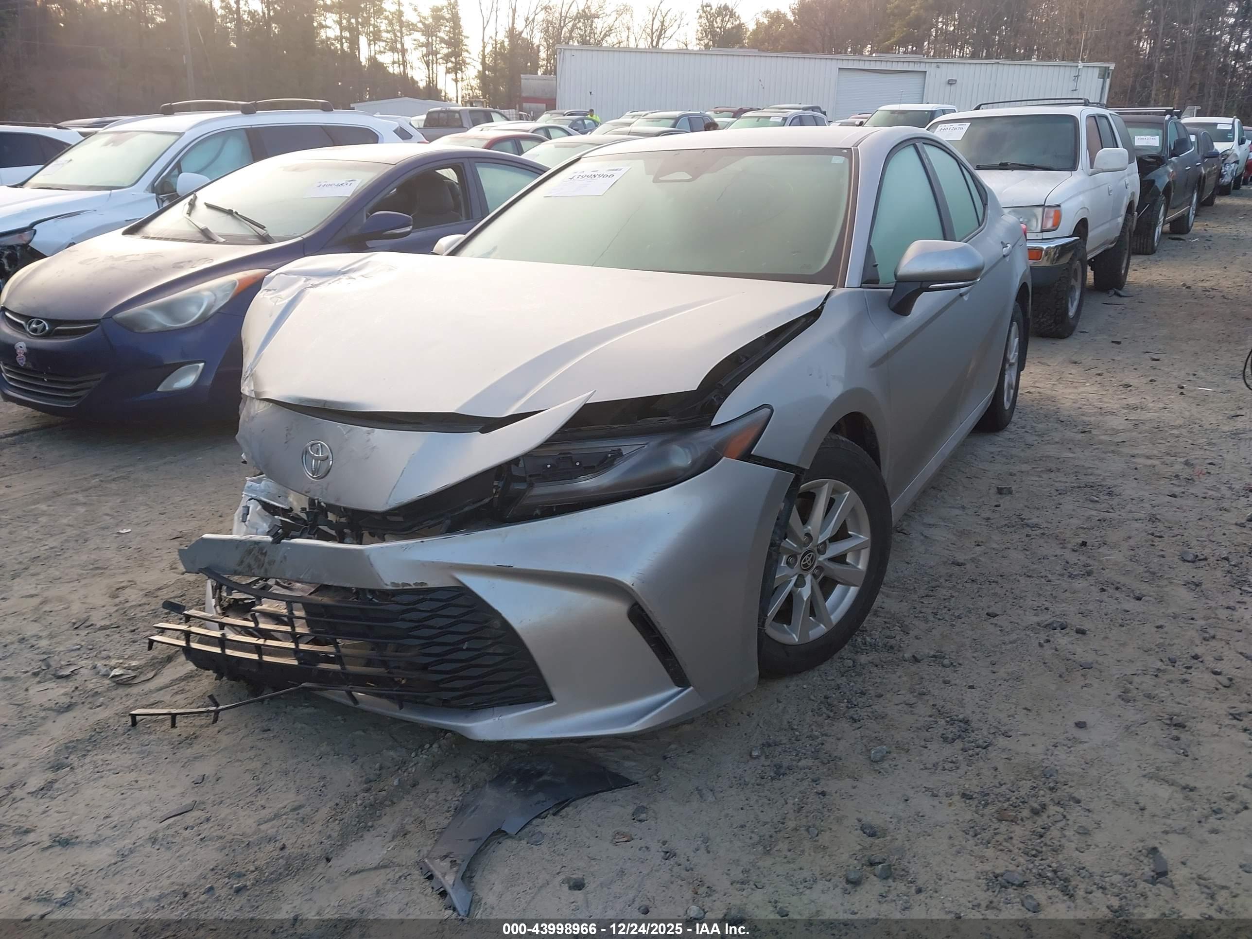 TOYOTA CAMRY image 2