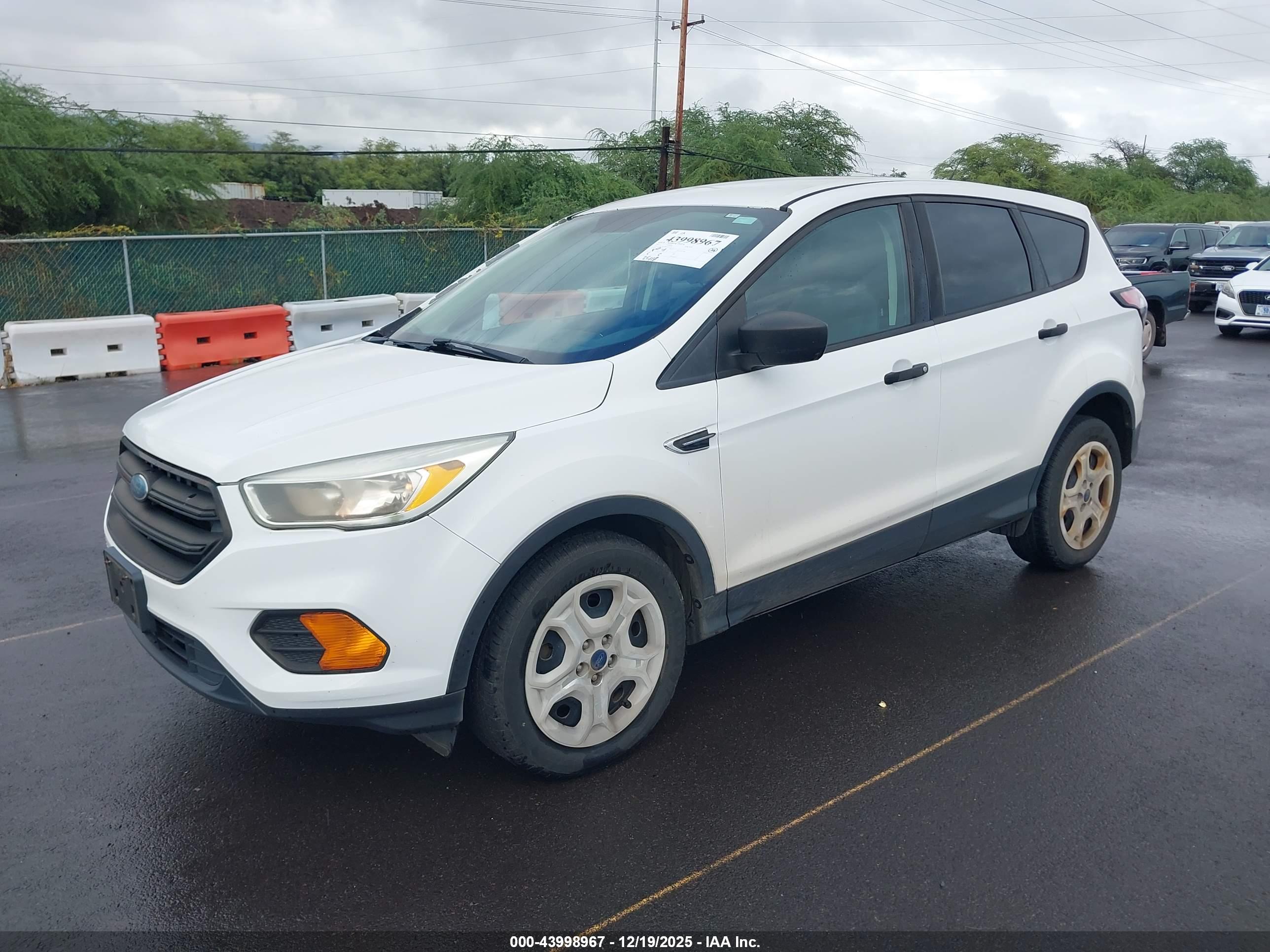 FORD ESCAPE image 2