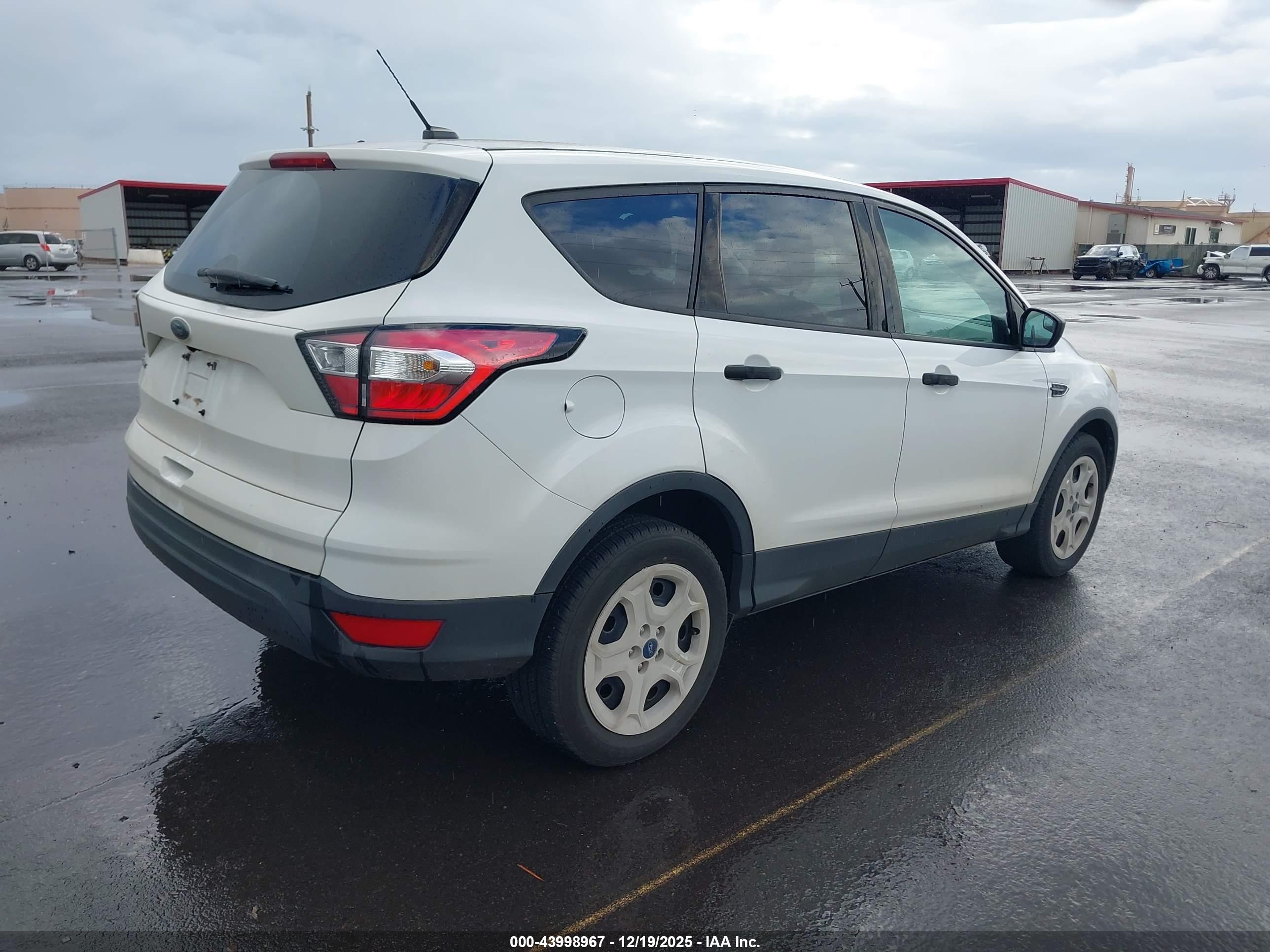 FORD ESCAPE image 4