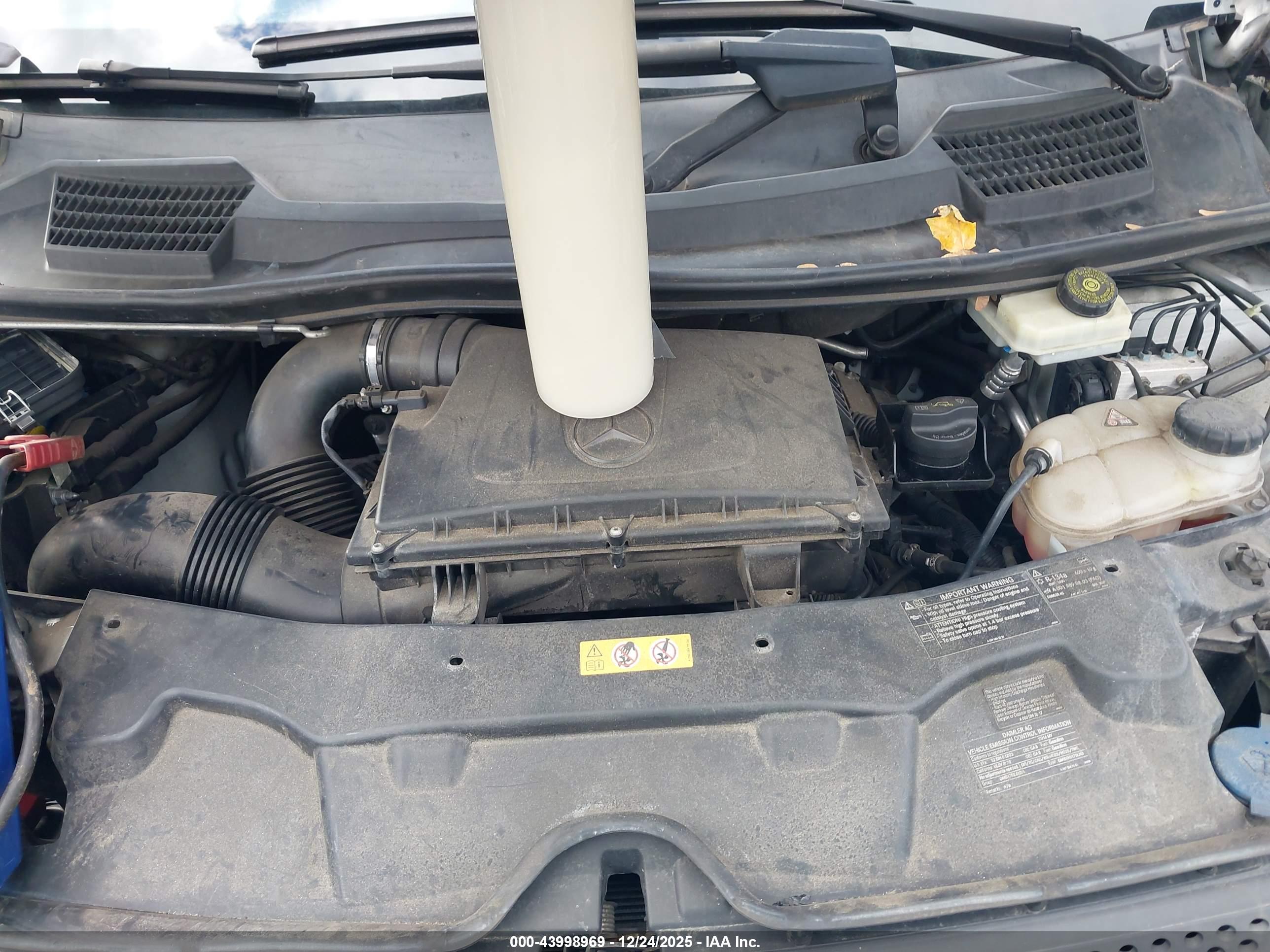 MERCEDES-BENZ METRIS image 10