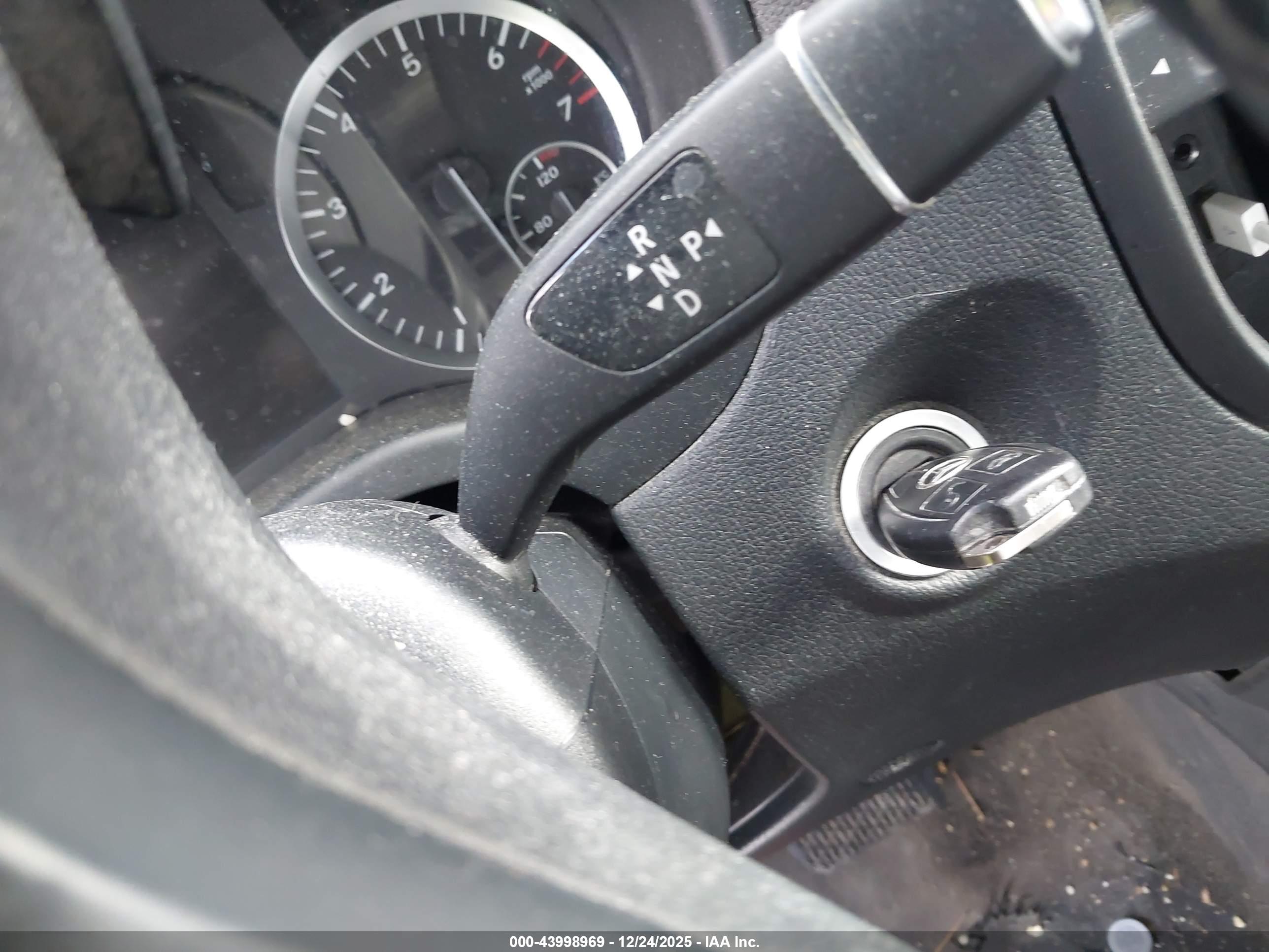 MERCEDES-BENZ METRIS image 11