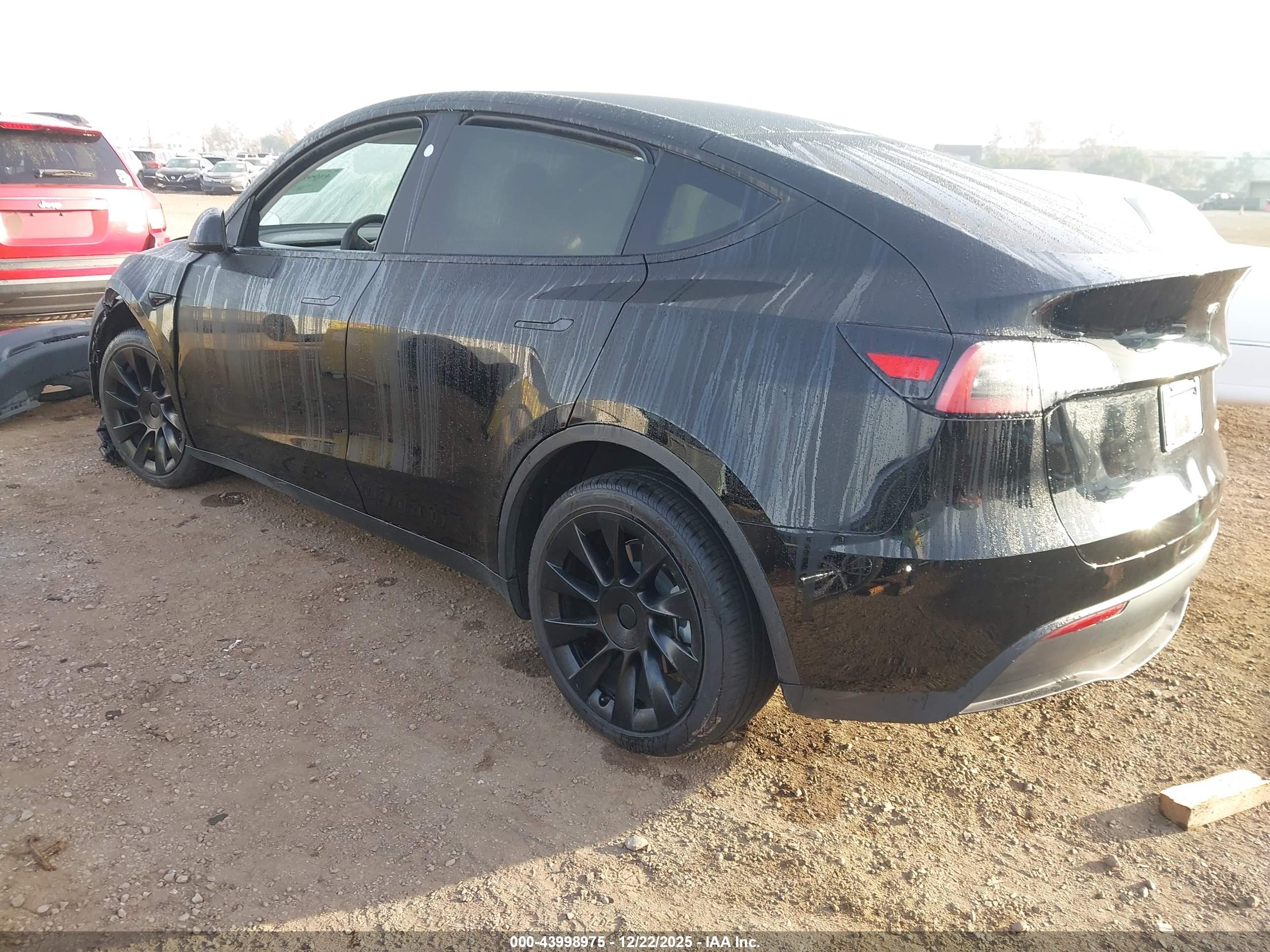 TESLA MODEL image 3