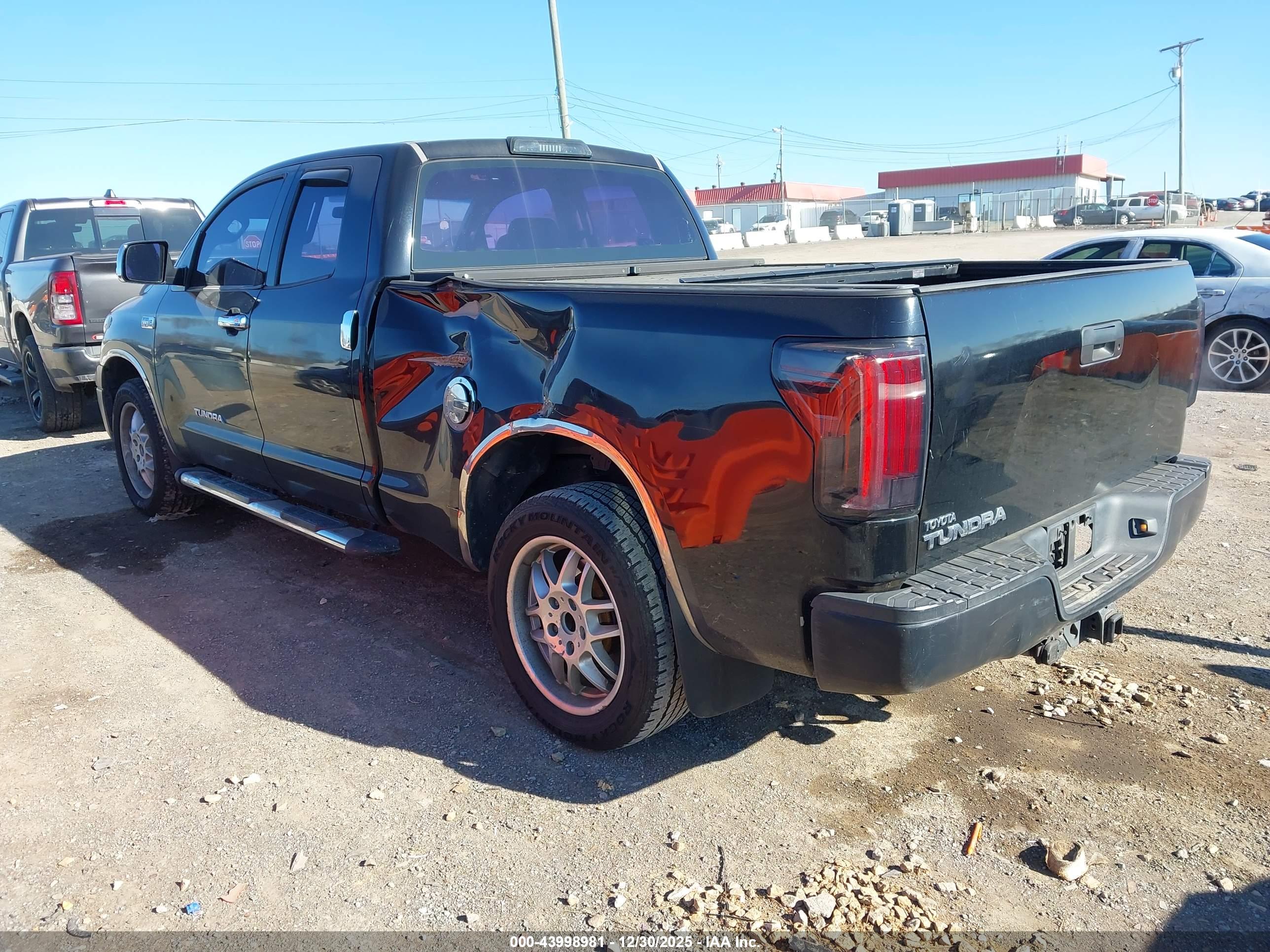 TOYOTA TUNDRA image 3