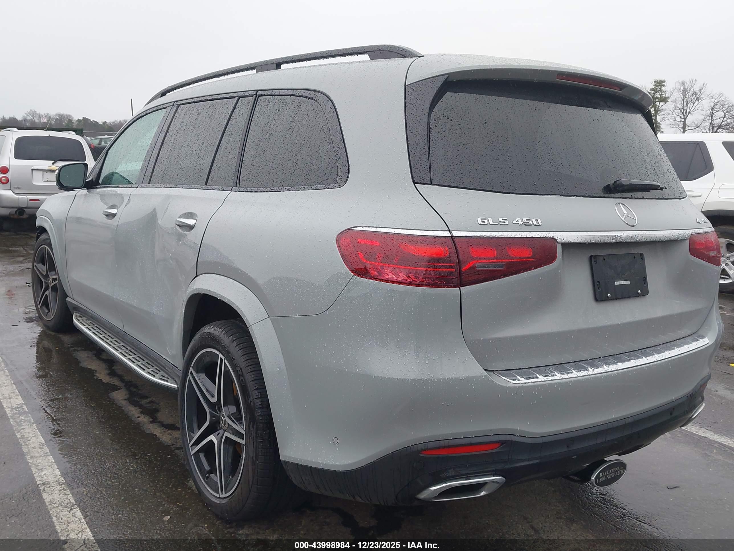 MERCEDES-BENZ GLS image 3