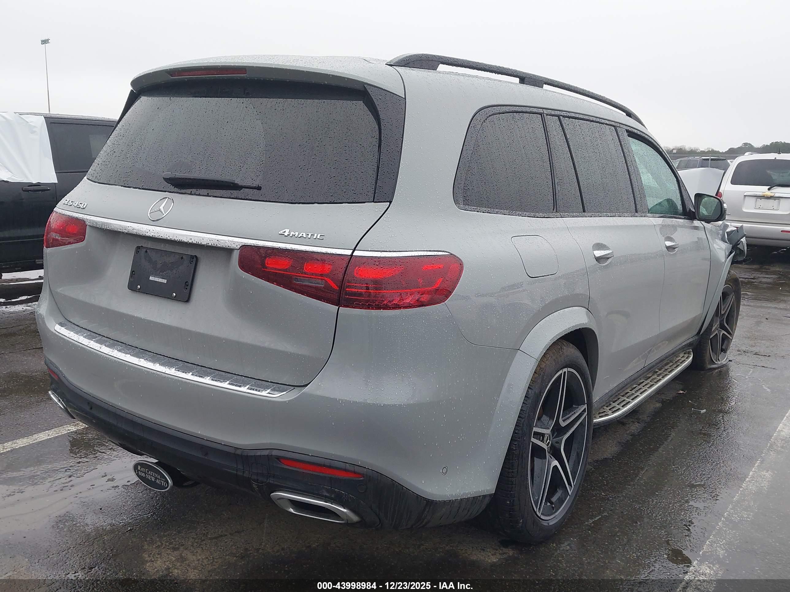 MERCEDES-BENZ GLS image 4