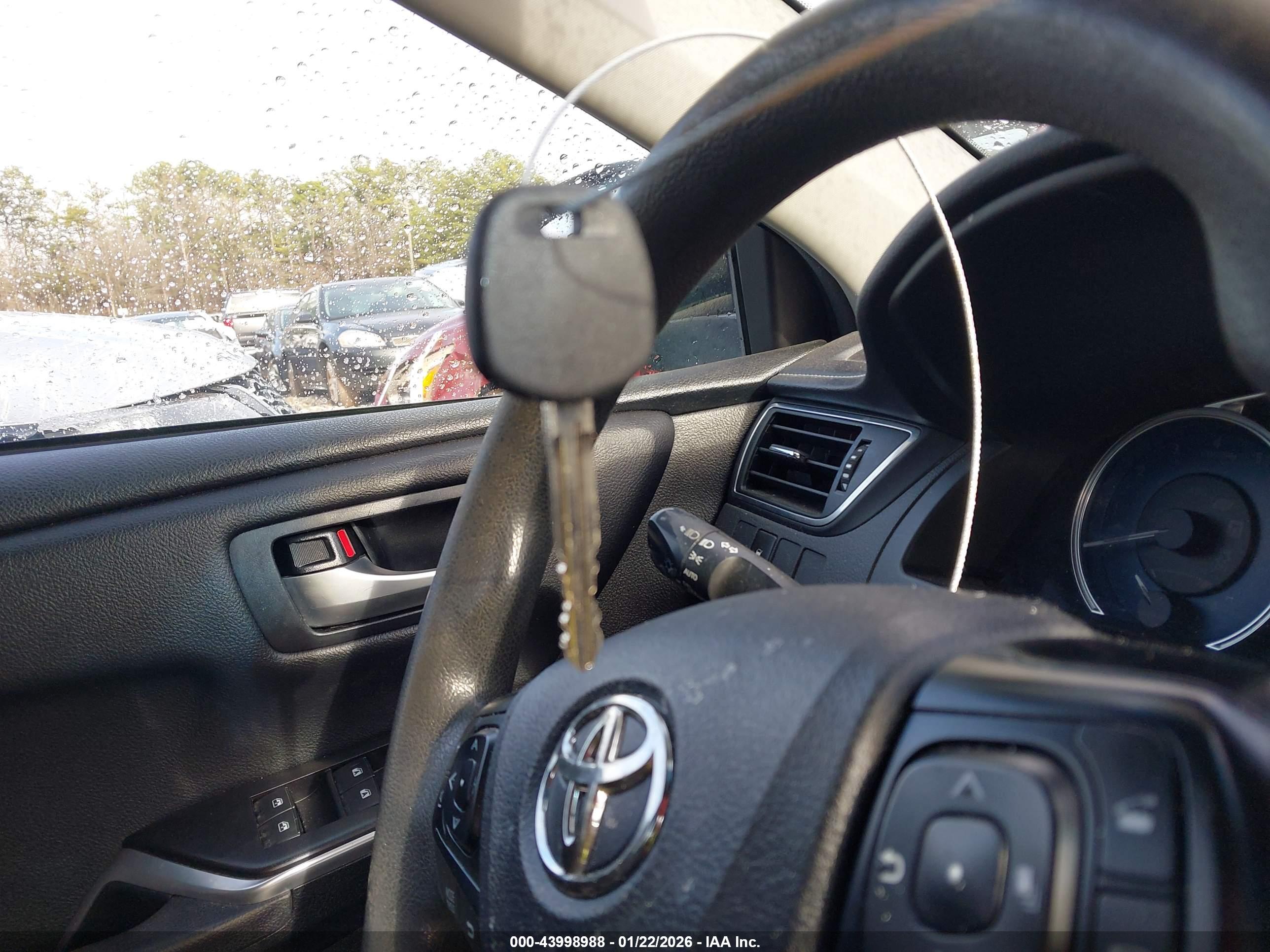 TOYOTA CAMRY image 11