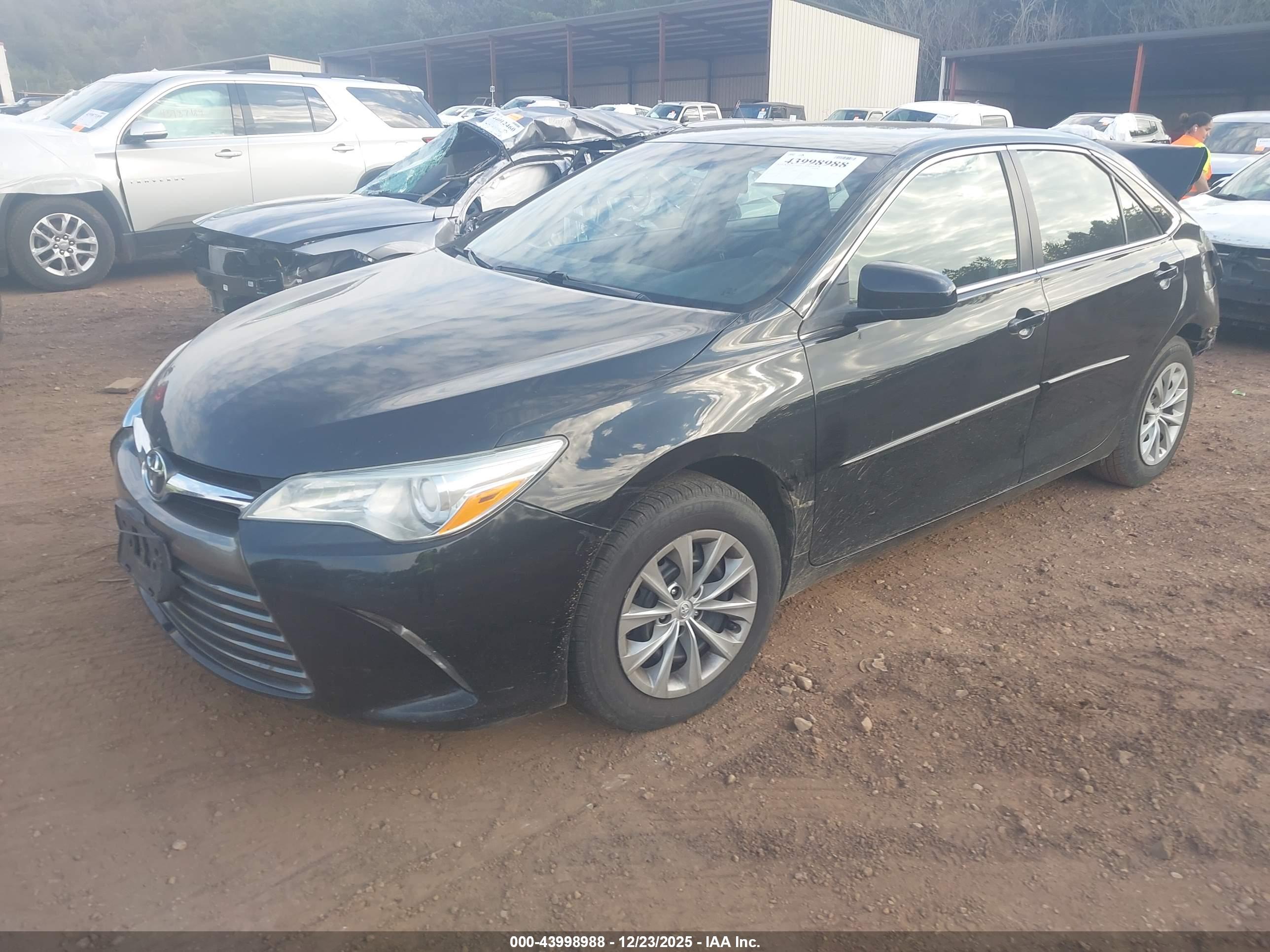 TOYOTA CAMRY image 2