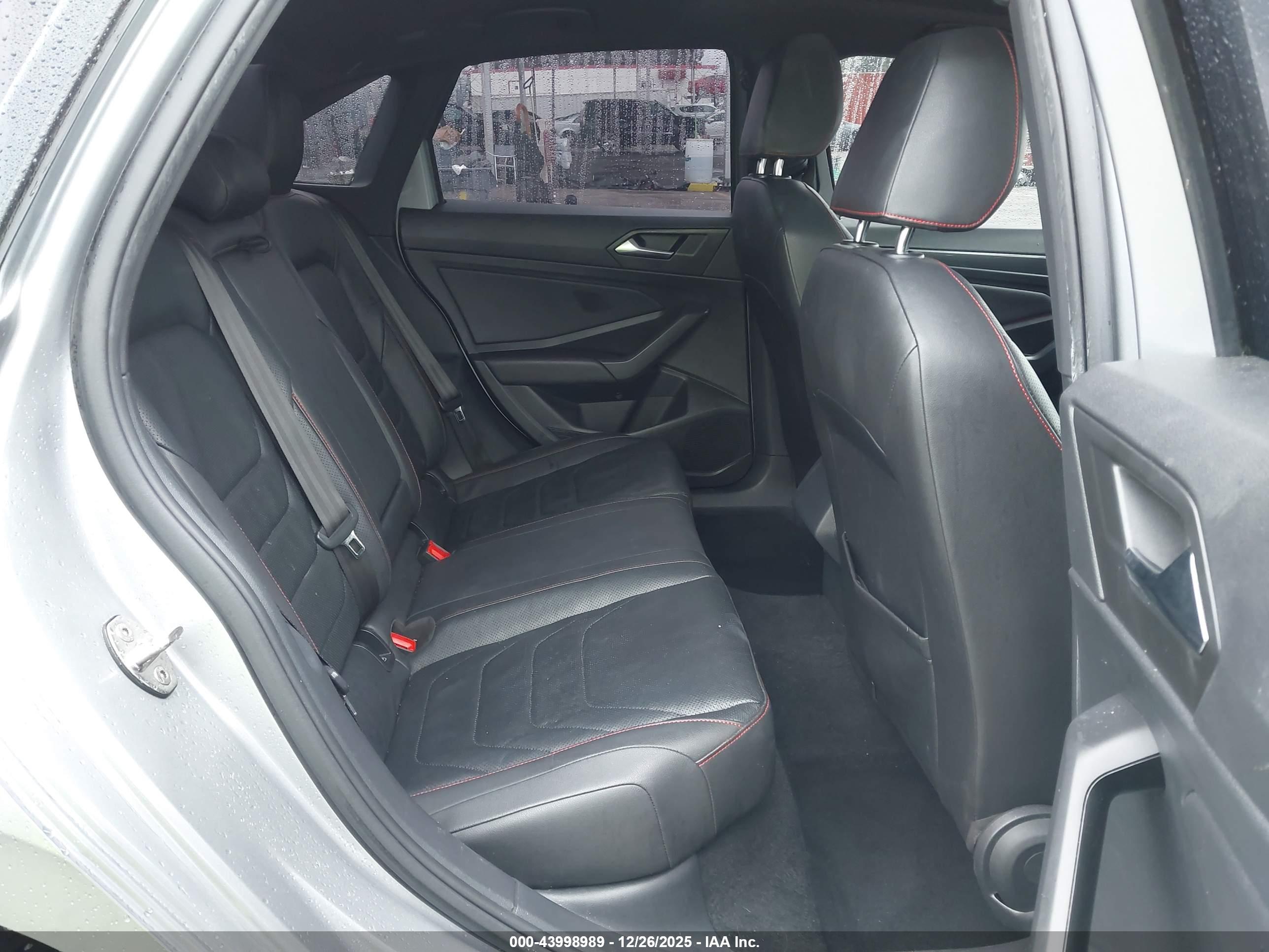 VOLKSWAGEN JETTA image 8