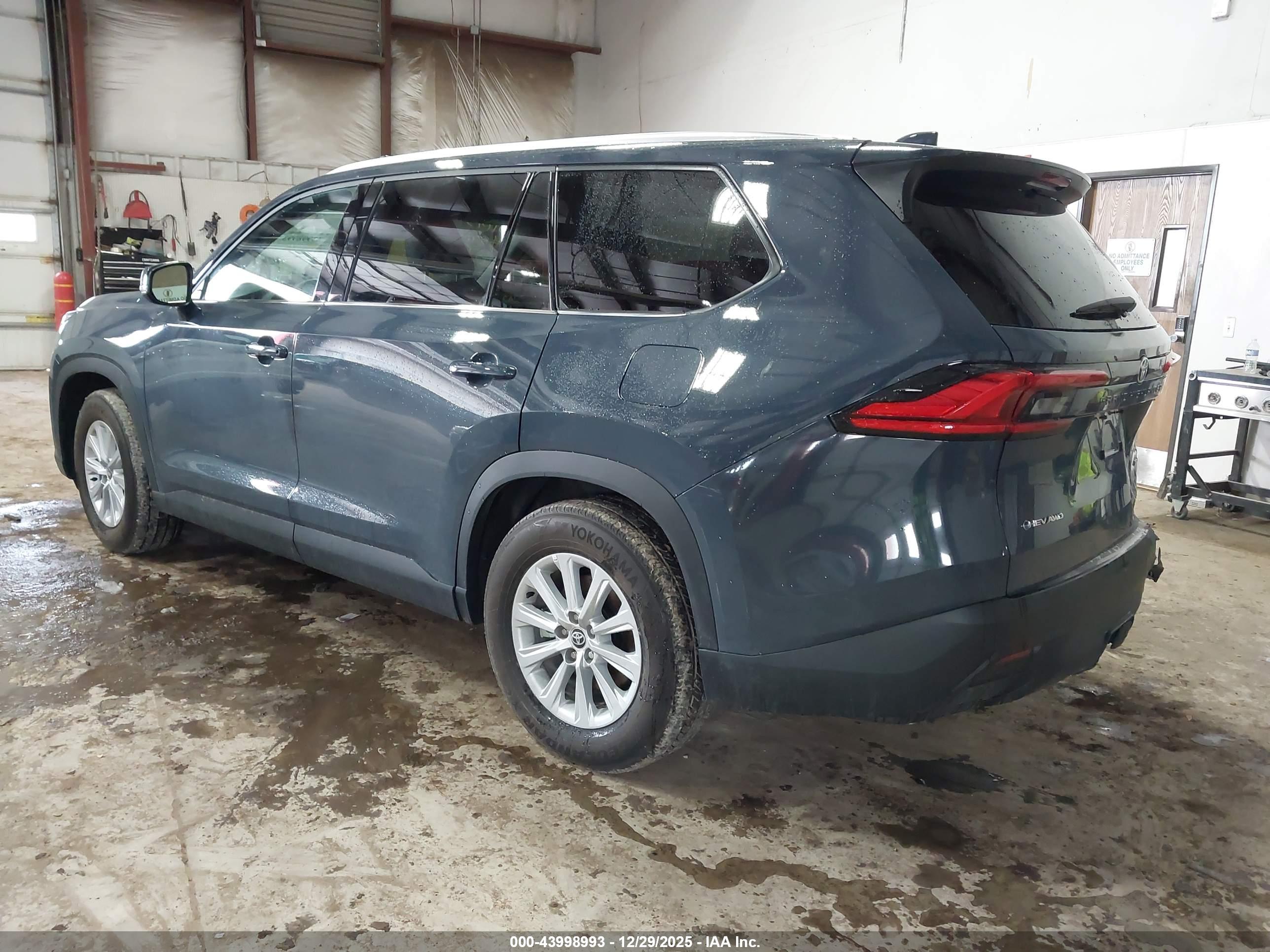 TOYOTA GRAND image 3