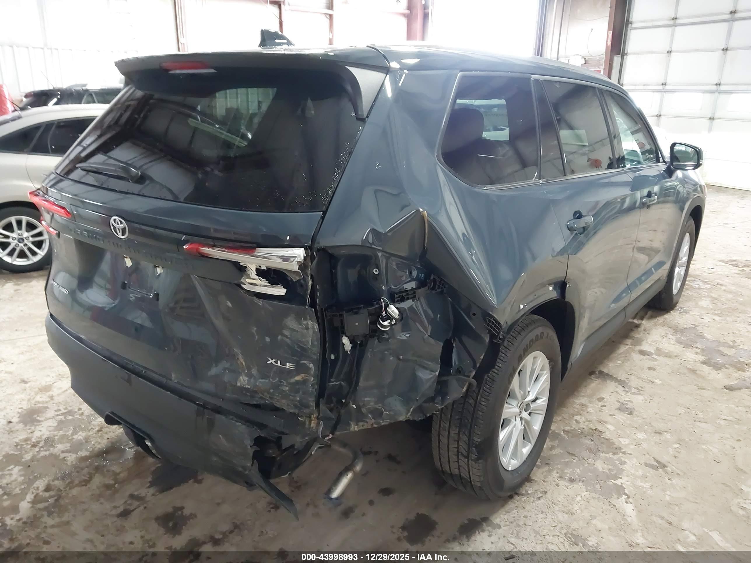 TOYOTA GRAND image 6