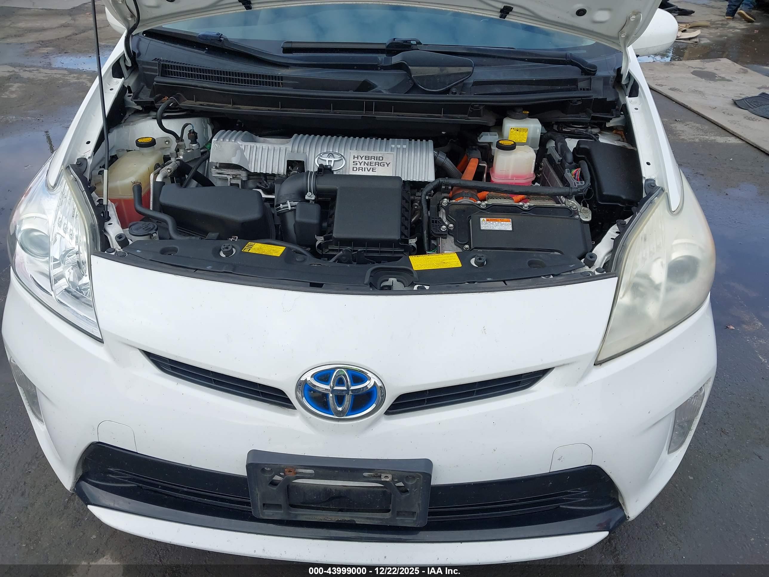 TOYOTA PRIUS image 10