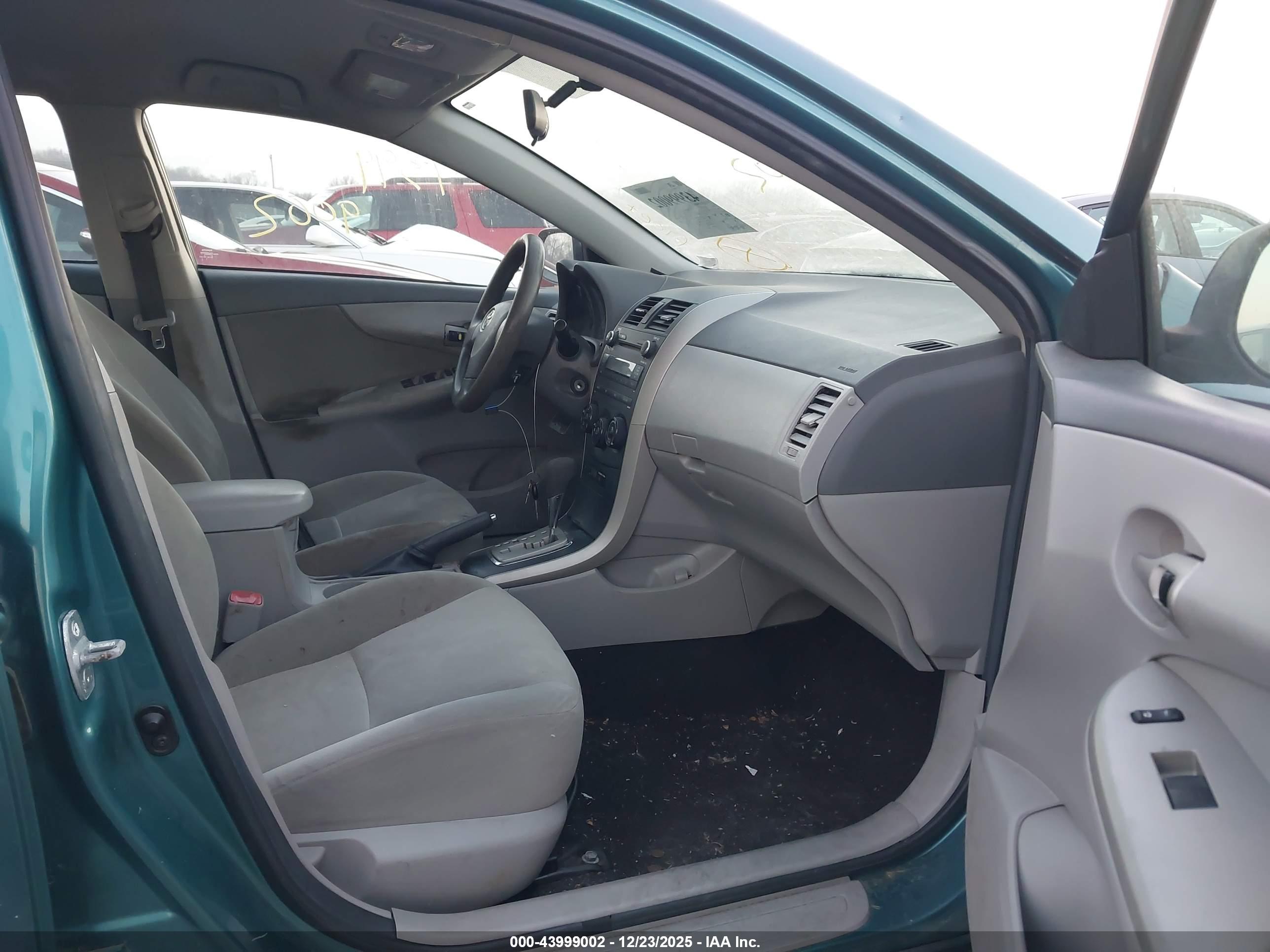 TOYOTA COROLLA image 5