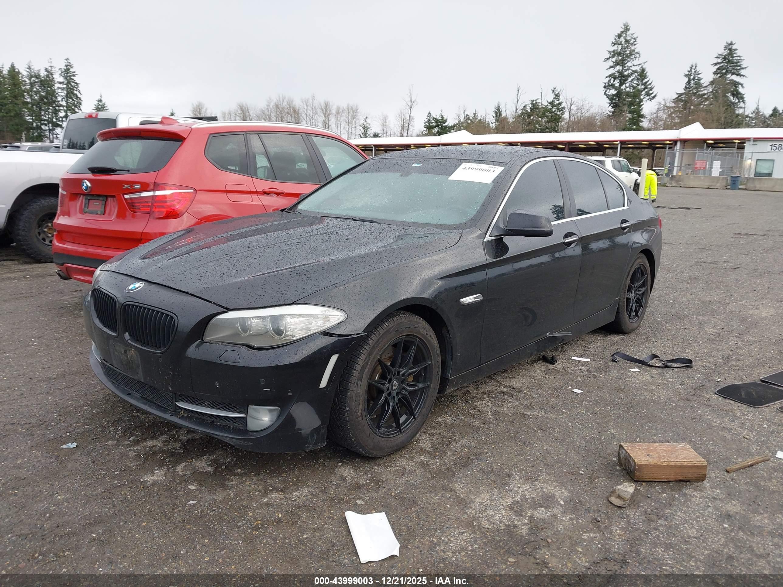 BMW 528I image 2