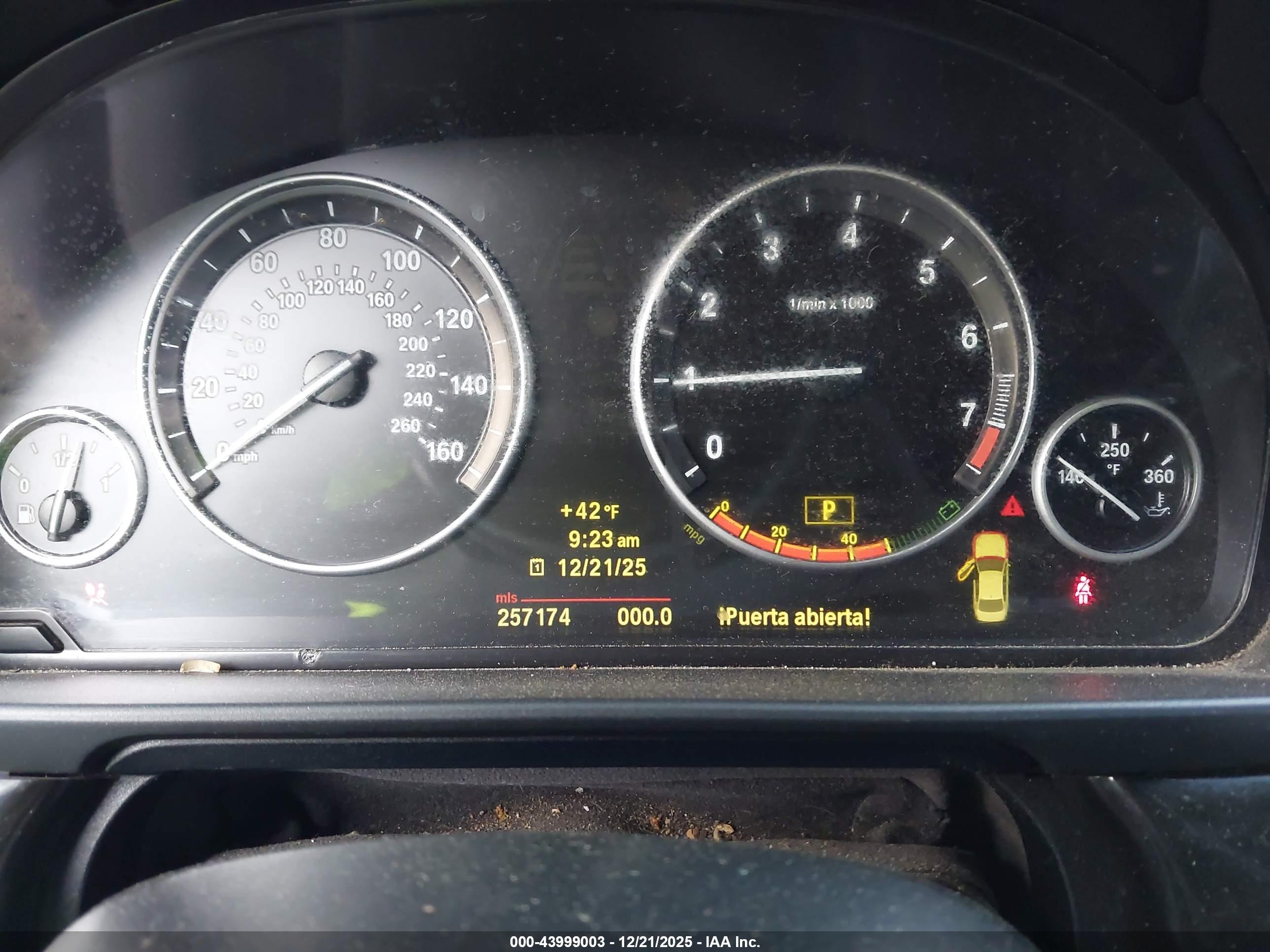 BMW 528I image 7