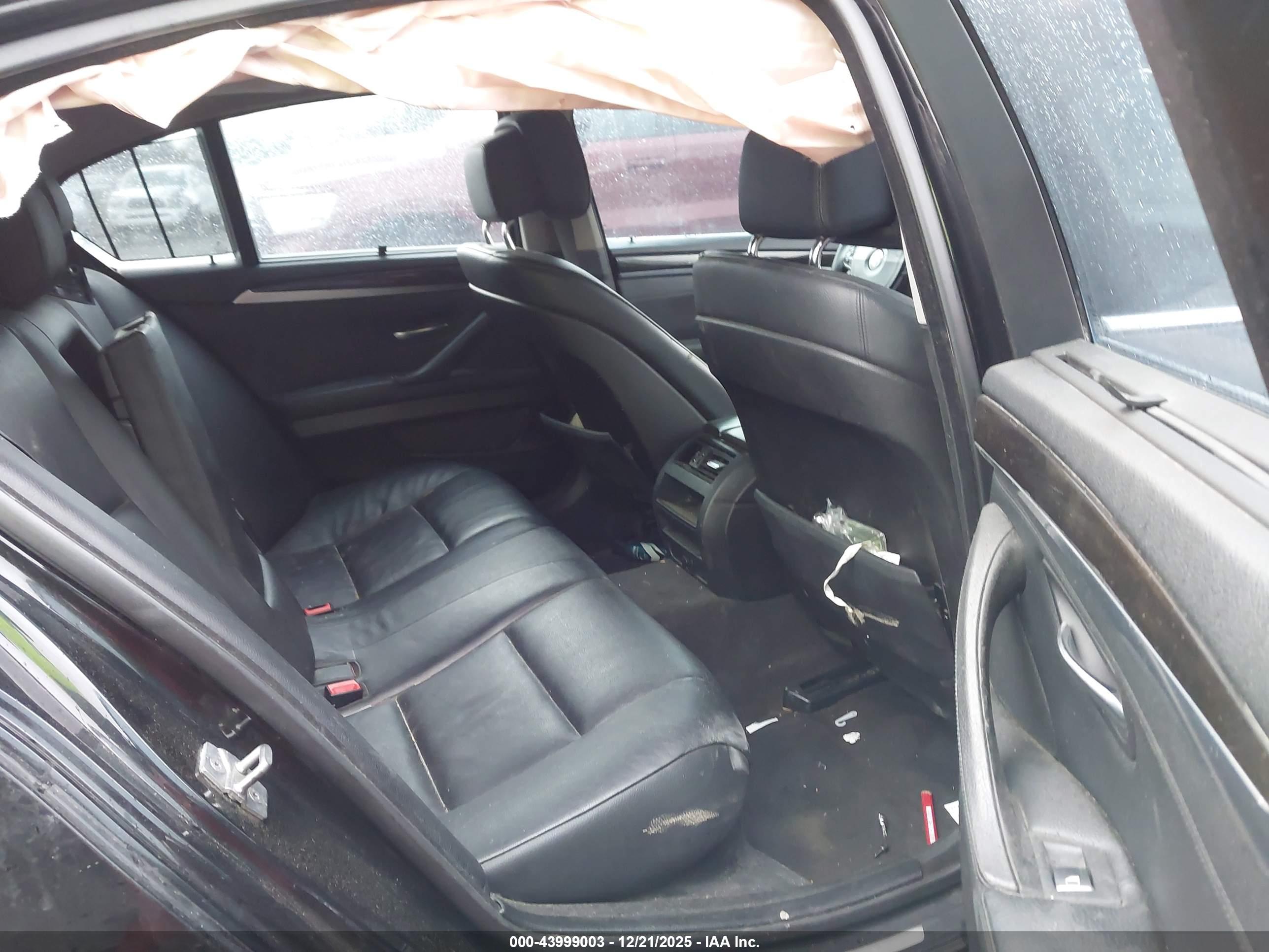 BMW 528I image 8