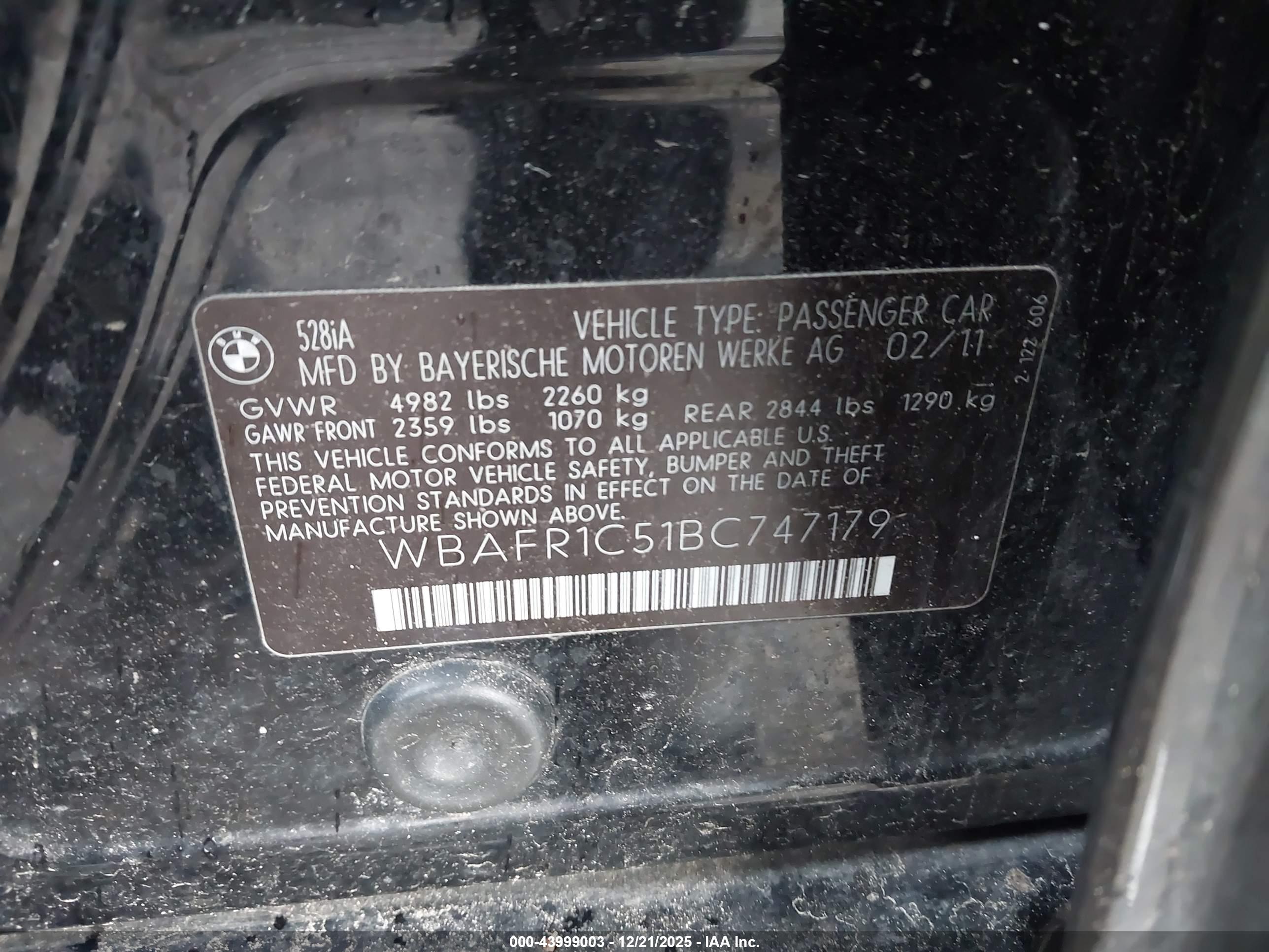 BMW 528I image 9