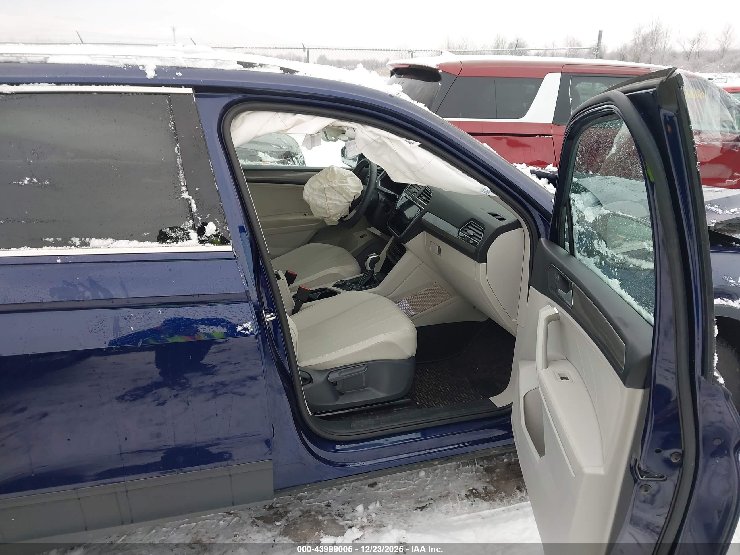 VOLKSWAGEN TIGUAN image 5