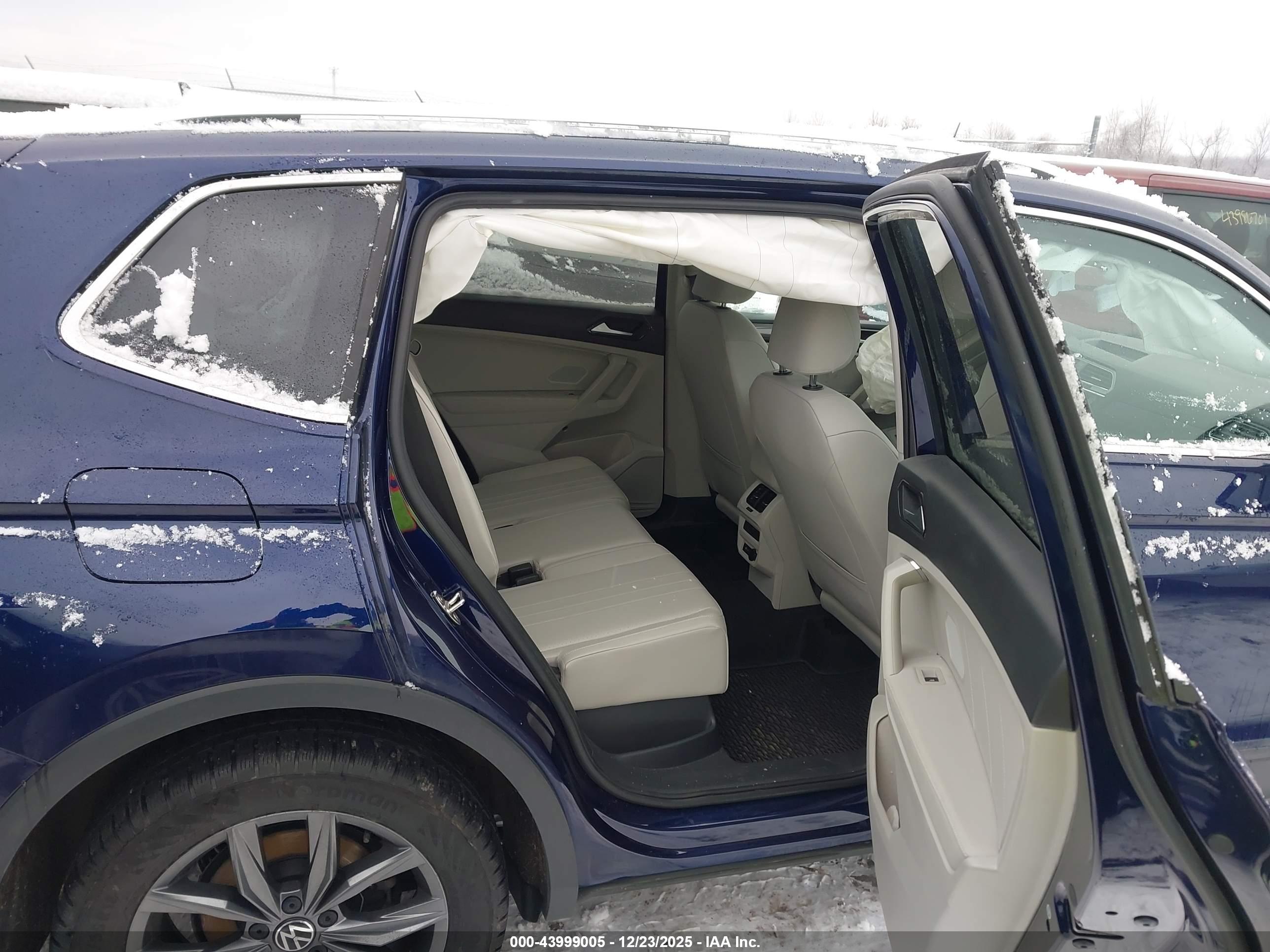VOLKSWAGEN TIGUAN image 8