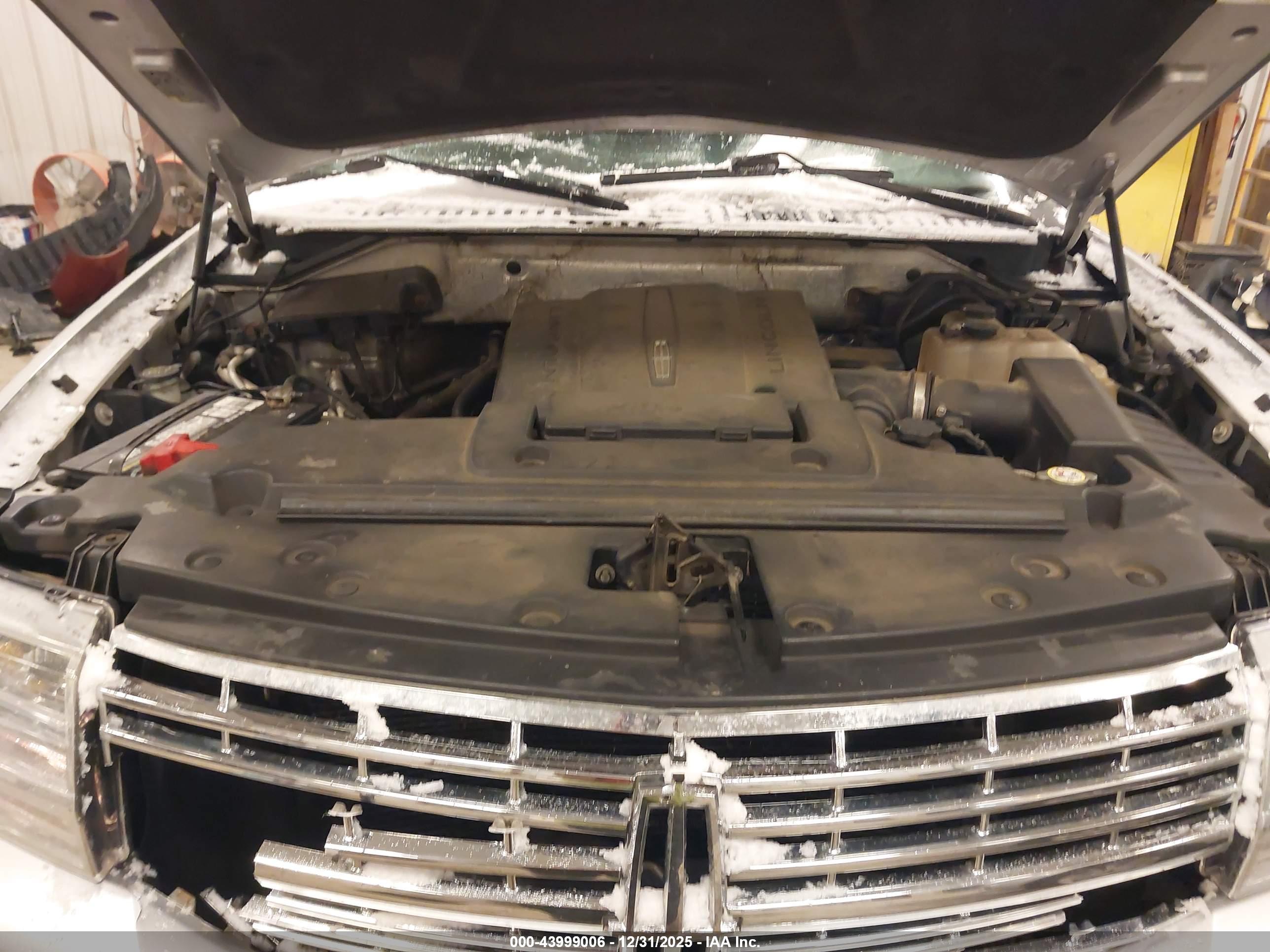 LINCOLN NAVIGATOR image 10