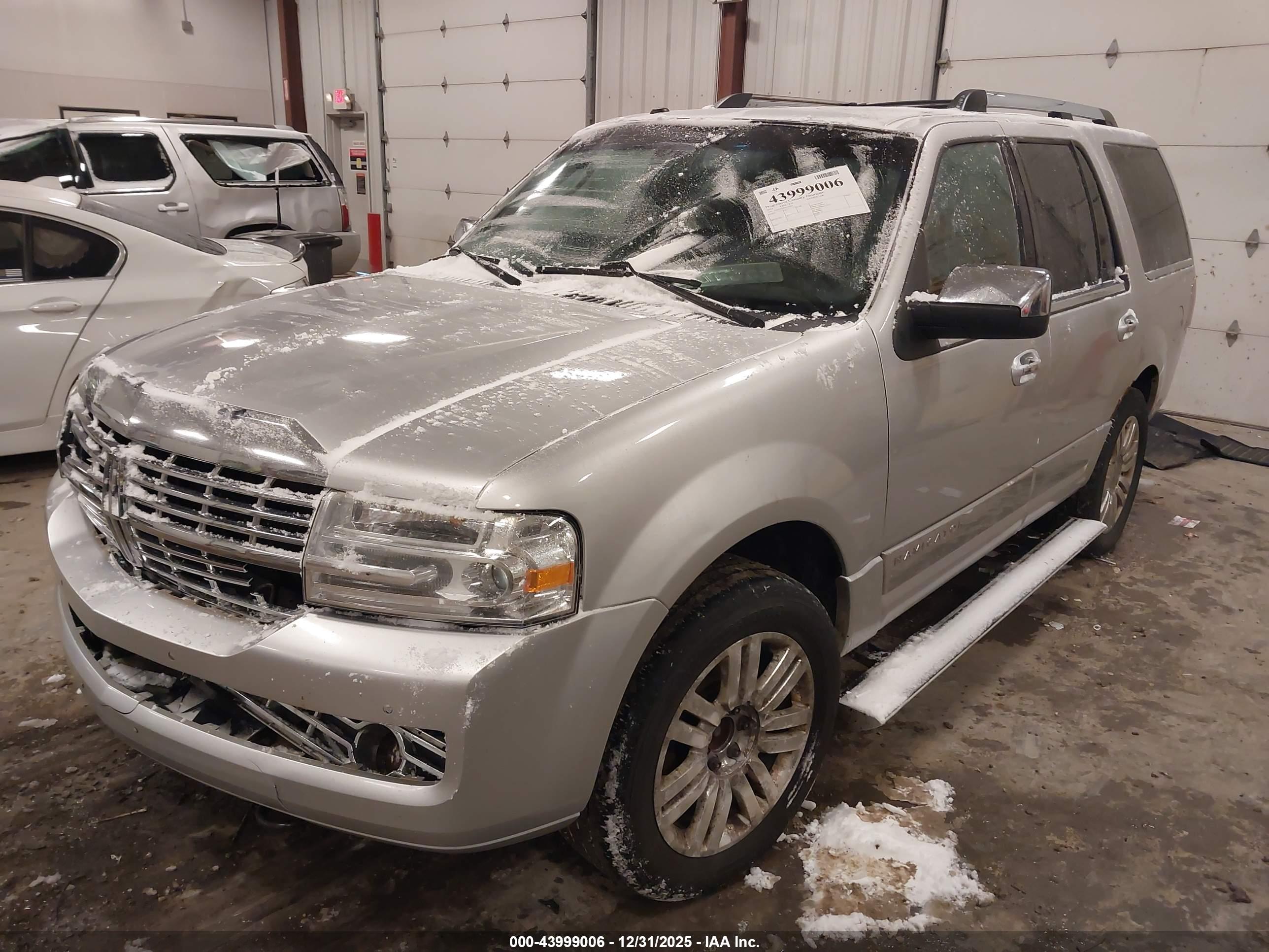LINCOLN NAVIGATOR image 2