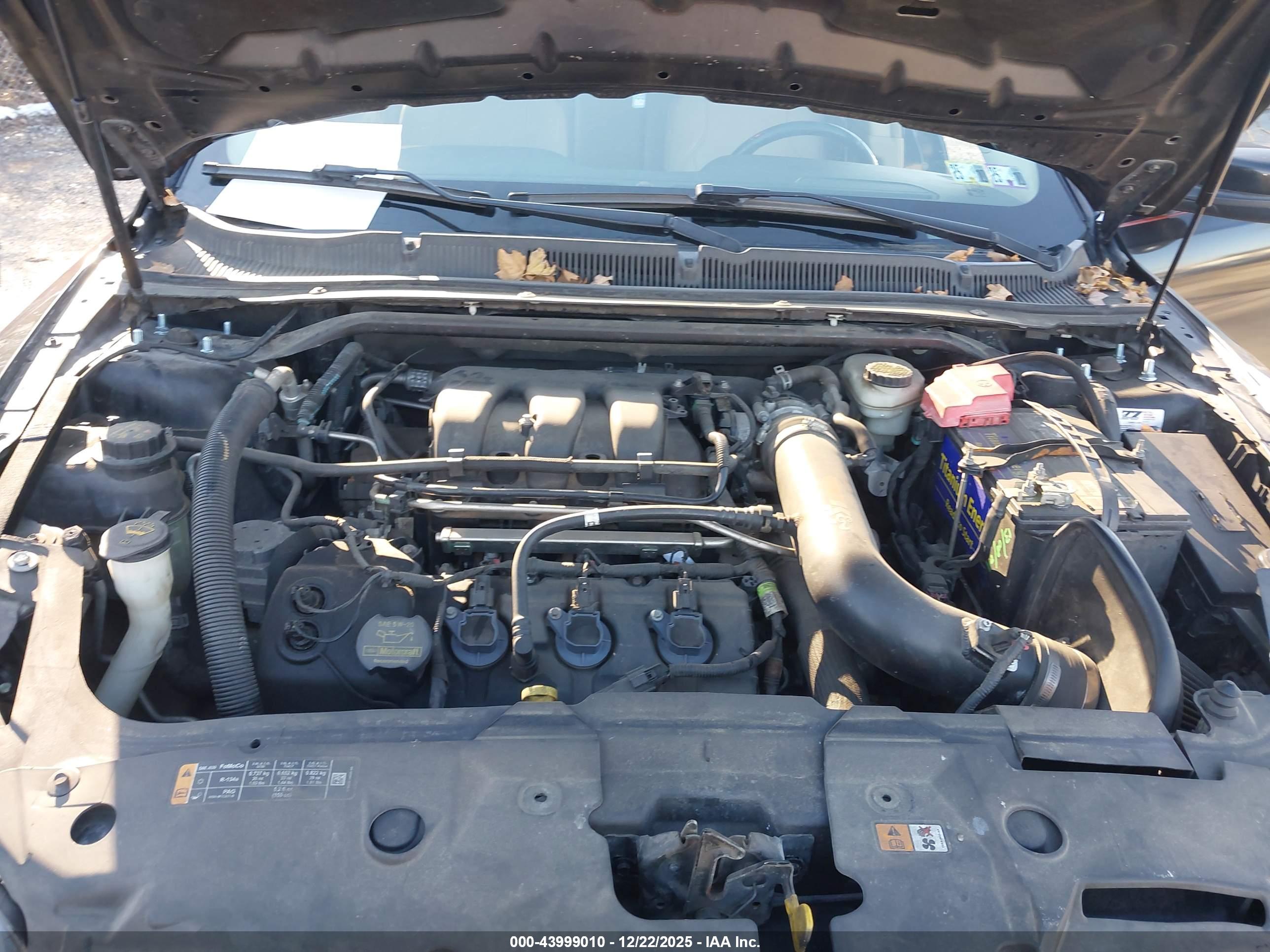 FORD TAURUS image 10
