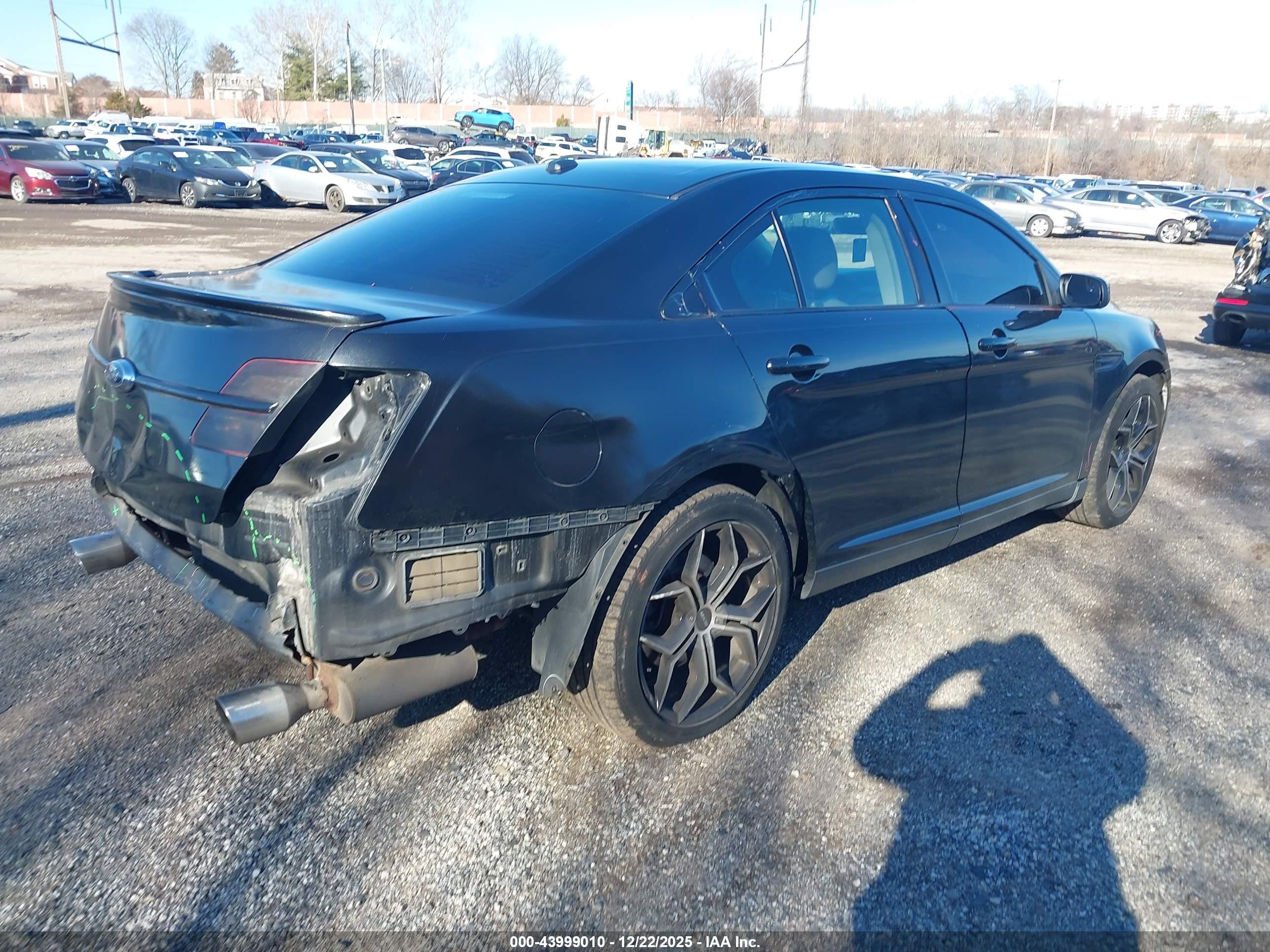 FORD TAURUS image 4