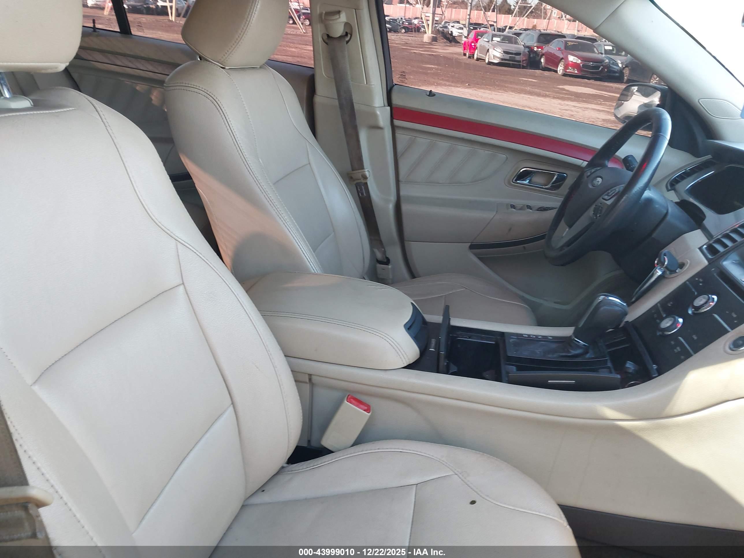 FORD TAURUS image 5