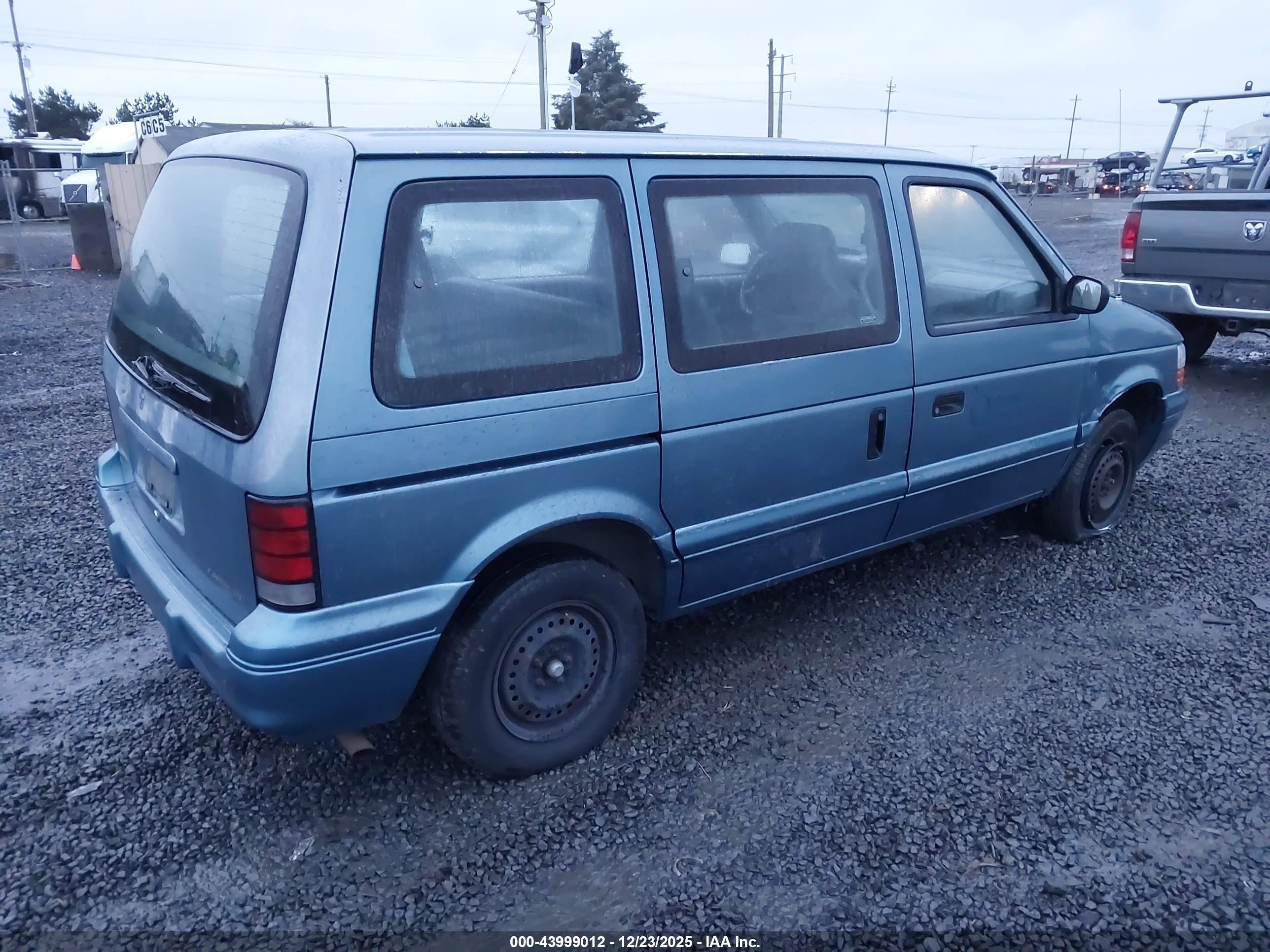 DODGE CARAVAN image 4