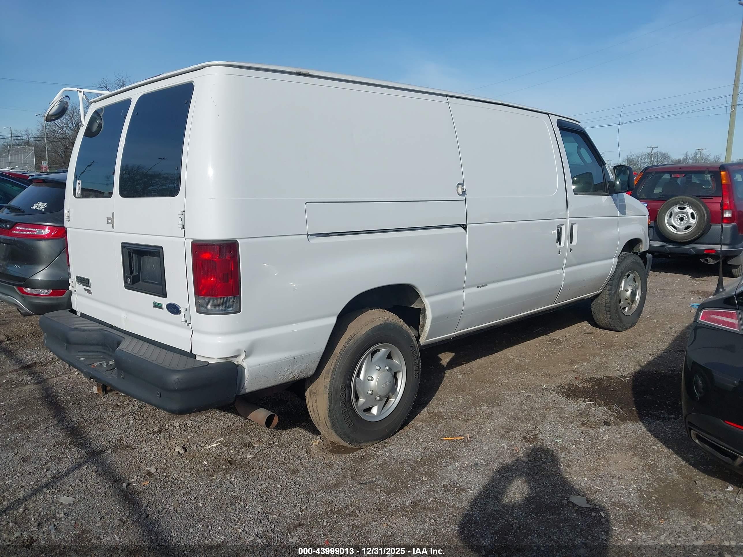FORD E-250 image 4