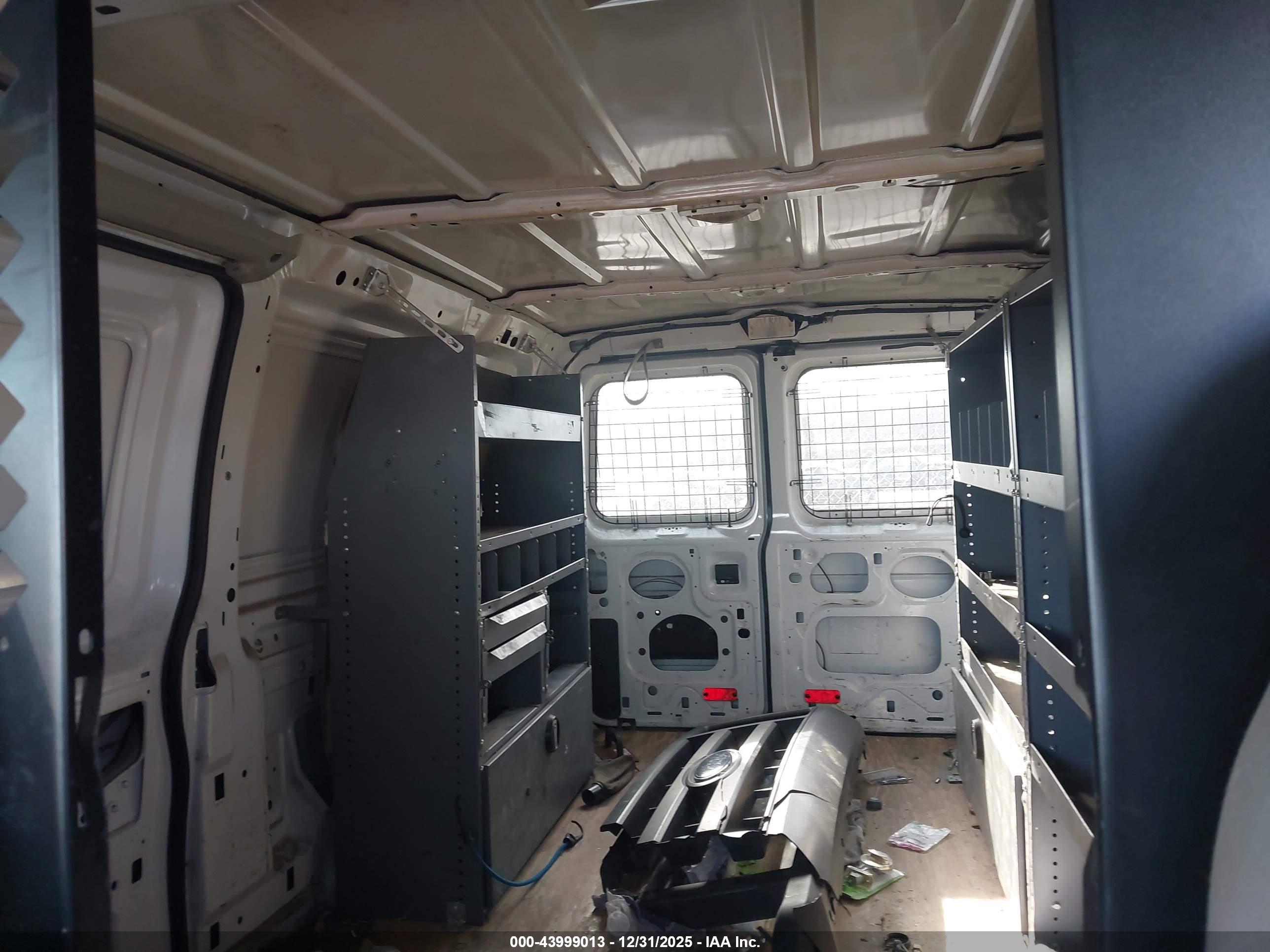 FORD E-250 image 8