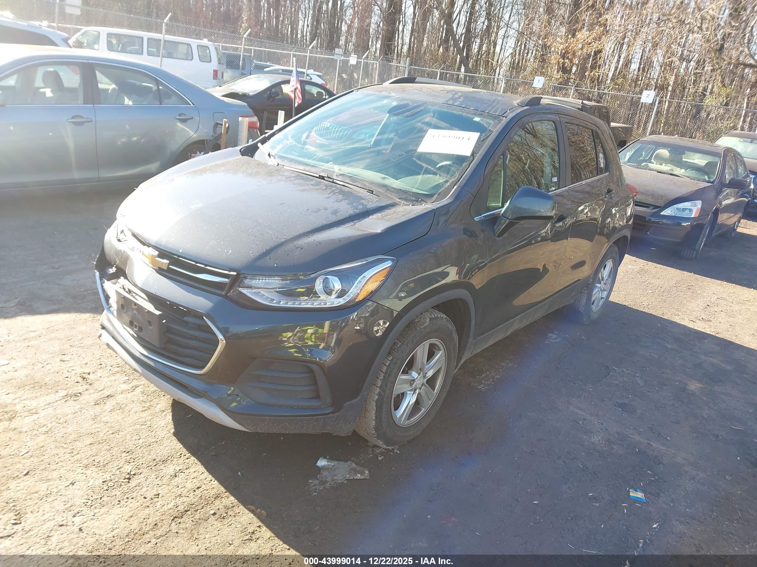 CHEVROLET TRAX image 2