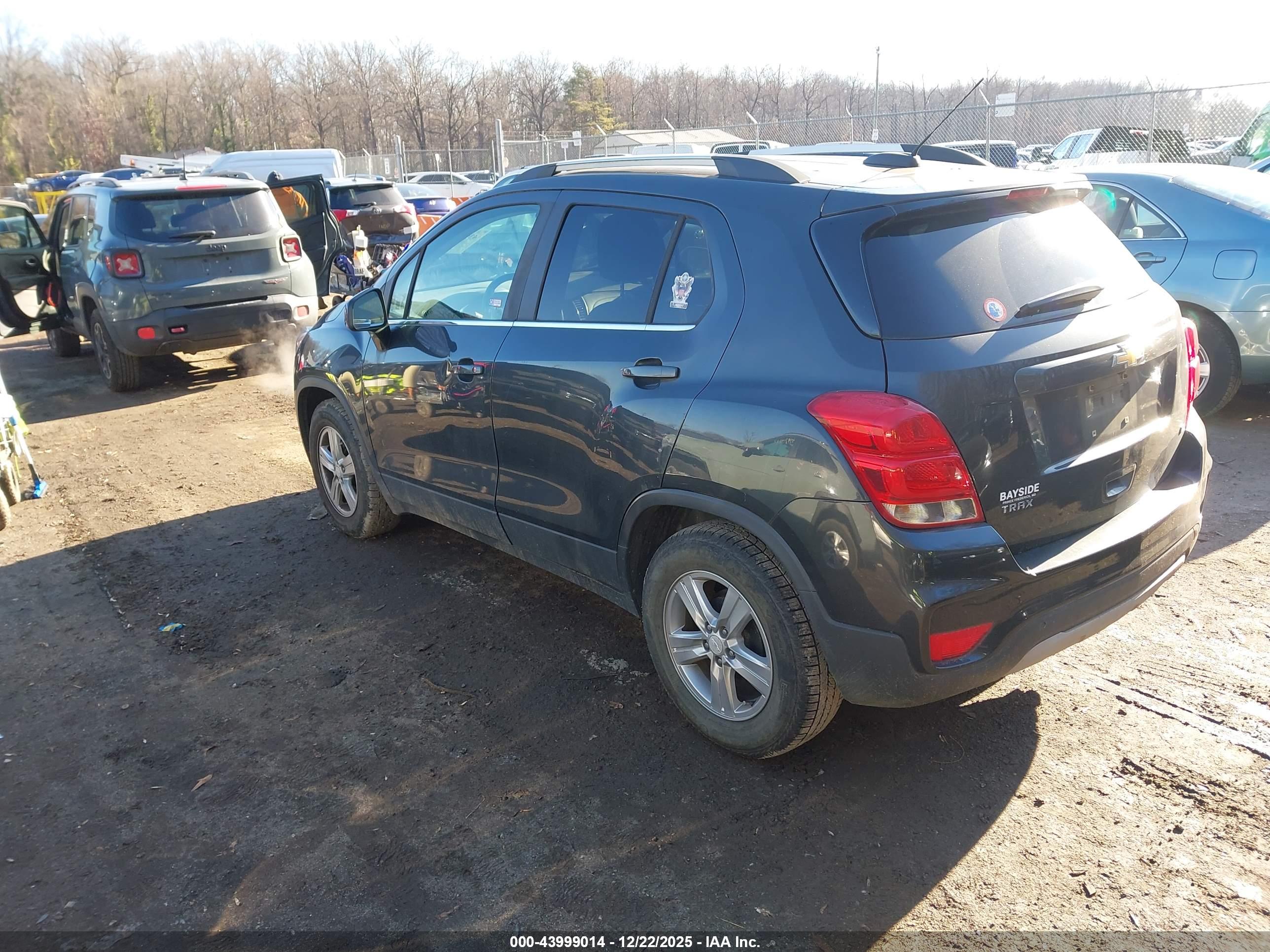 CHEVROLET TRAX image 3