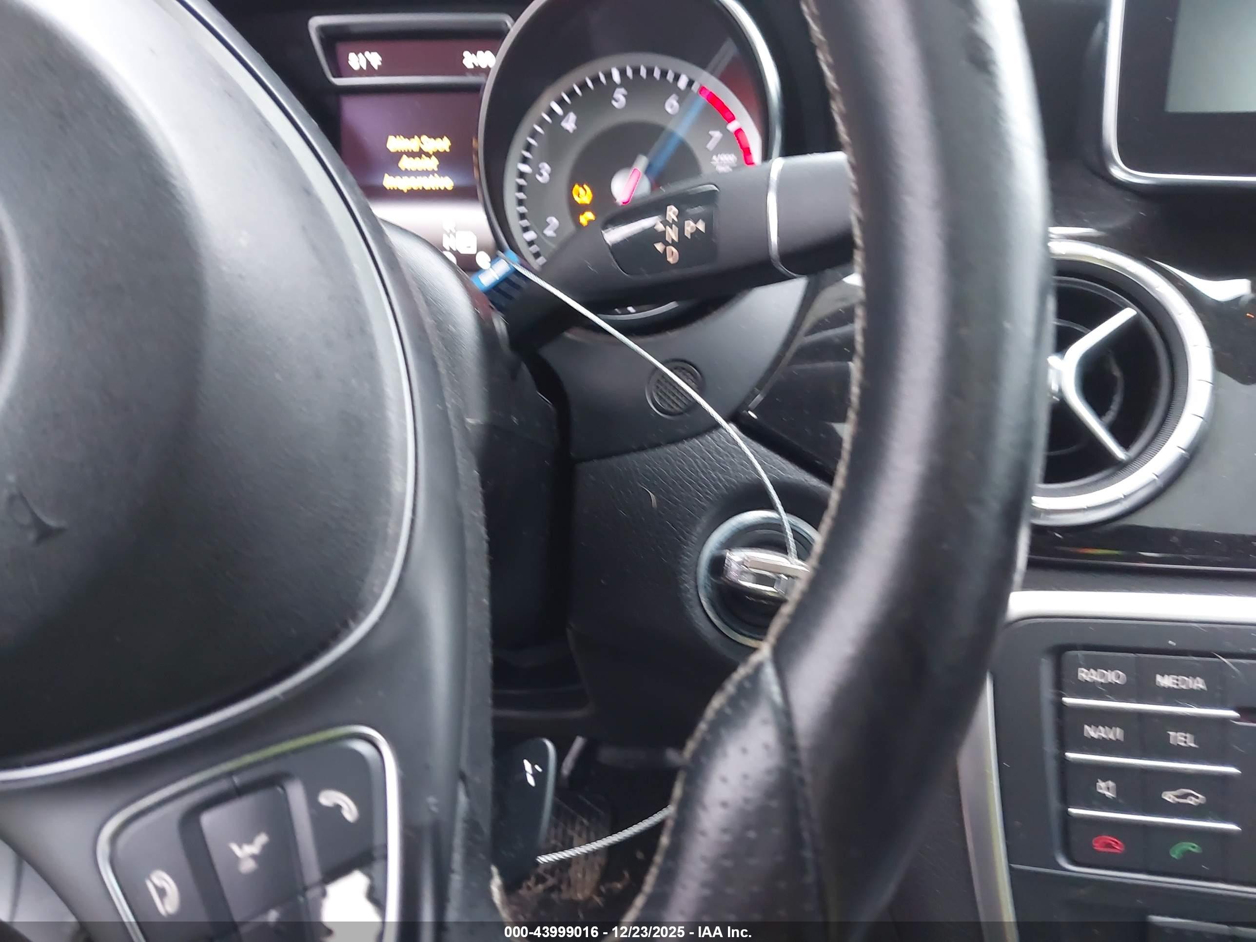 MERCEDES-BENZ CLA image 11