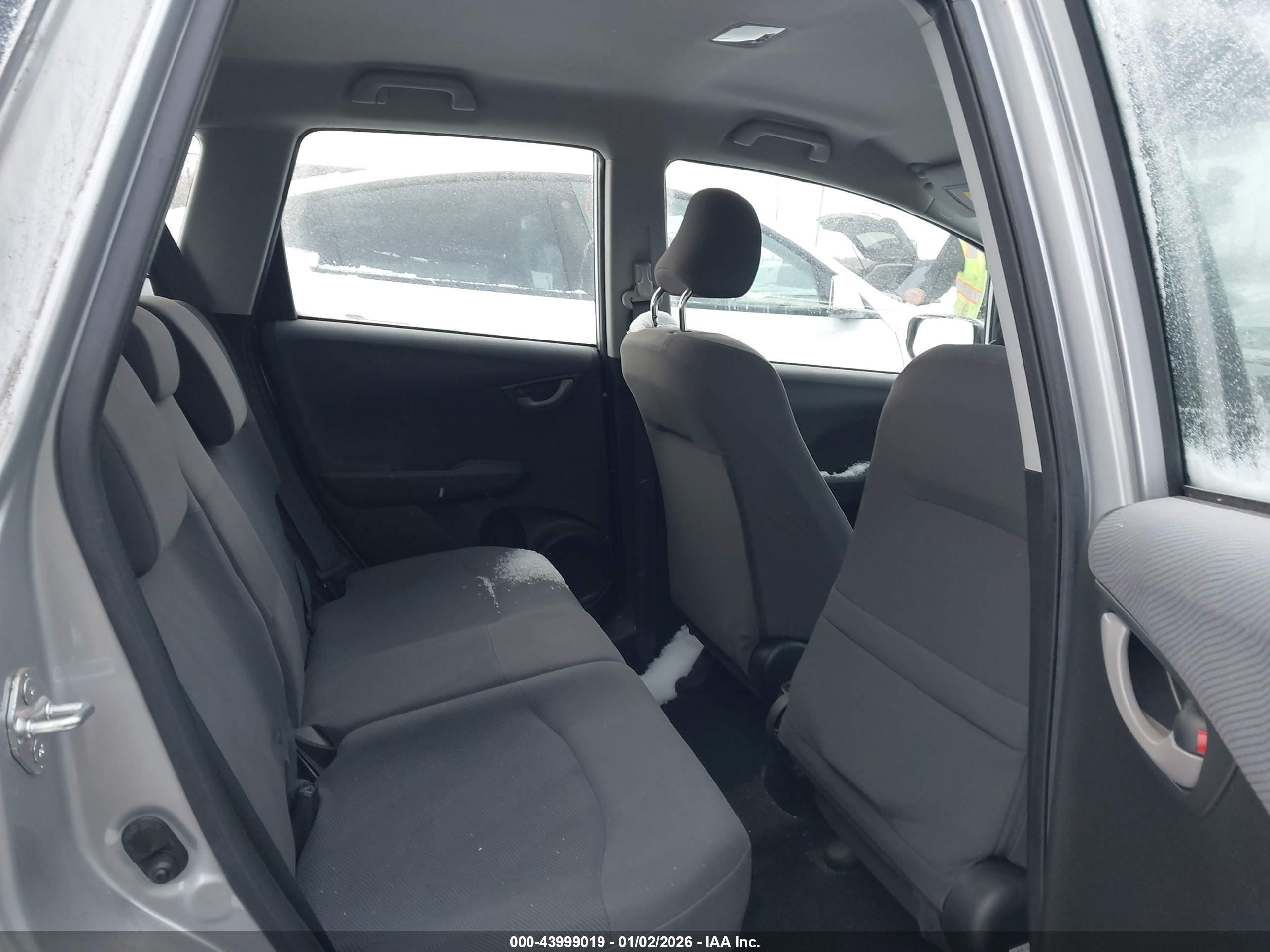 HONDA FIT image 8