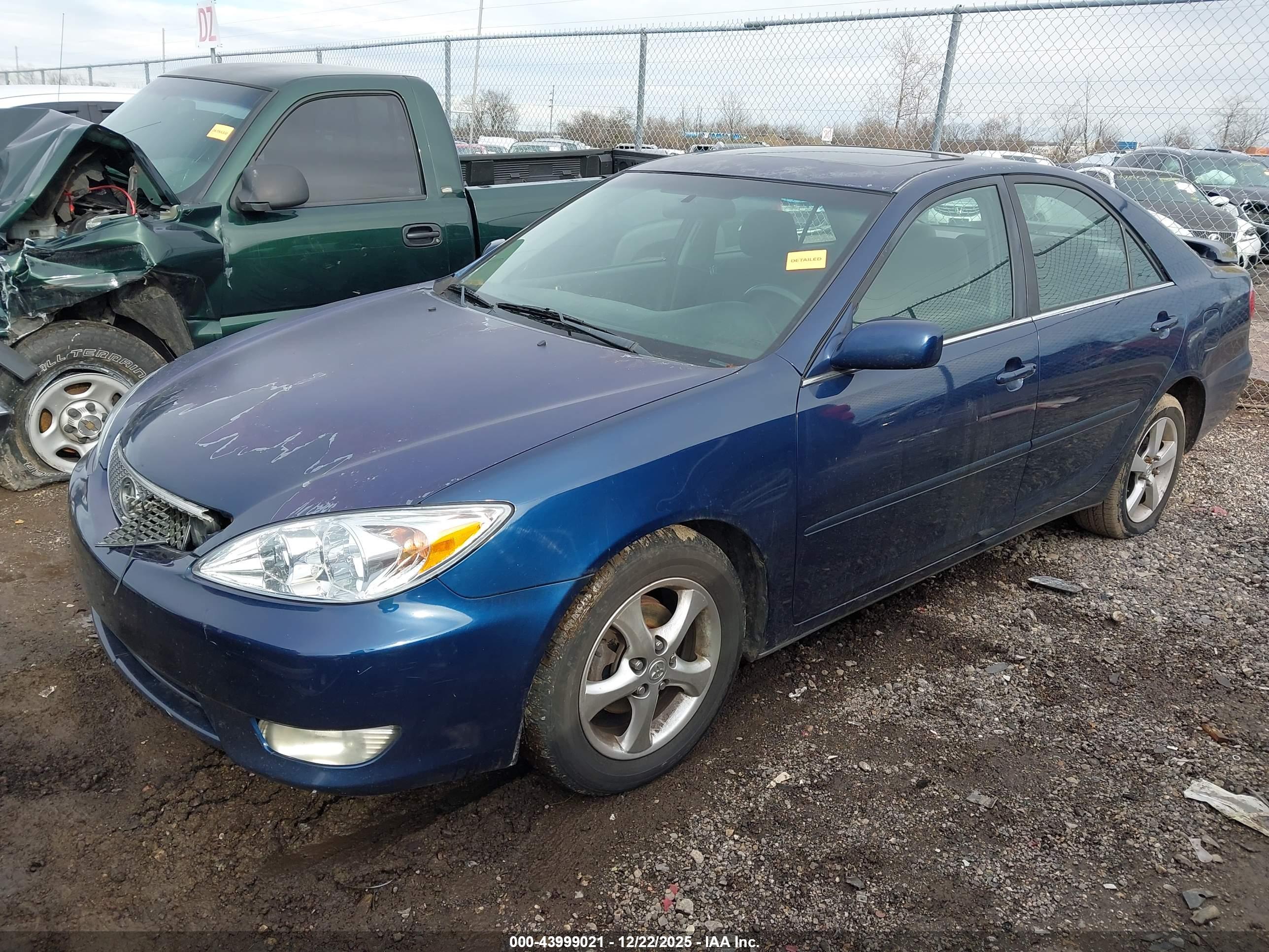TOYOTA CAMRY image 2