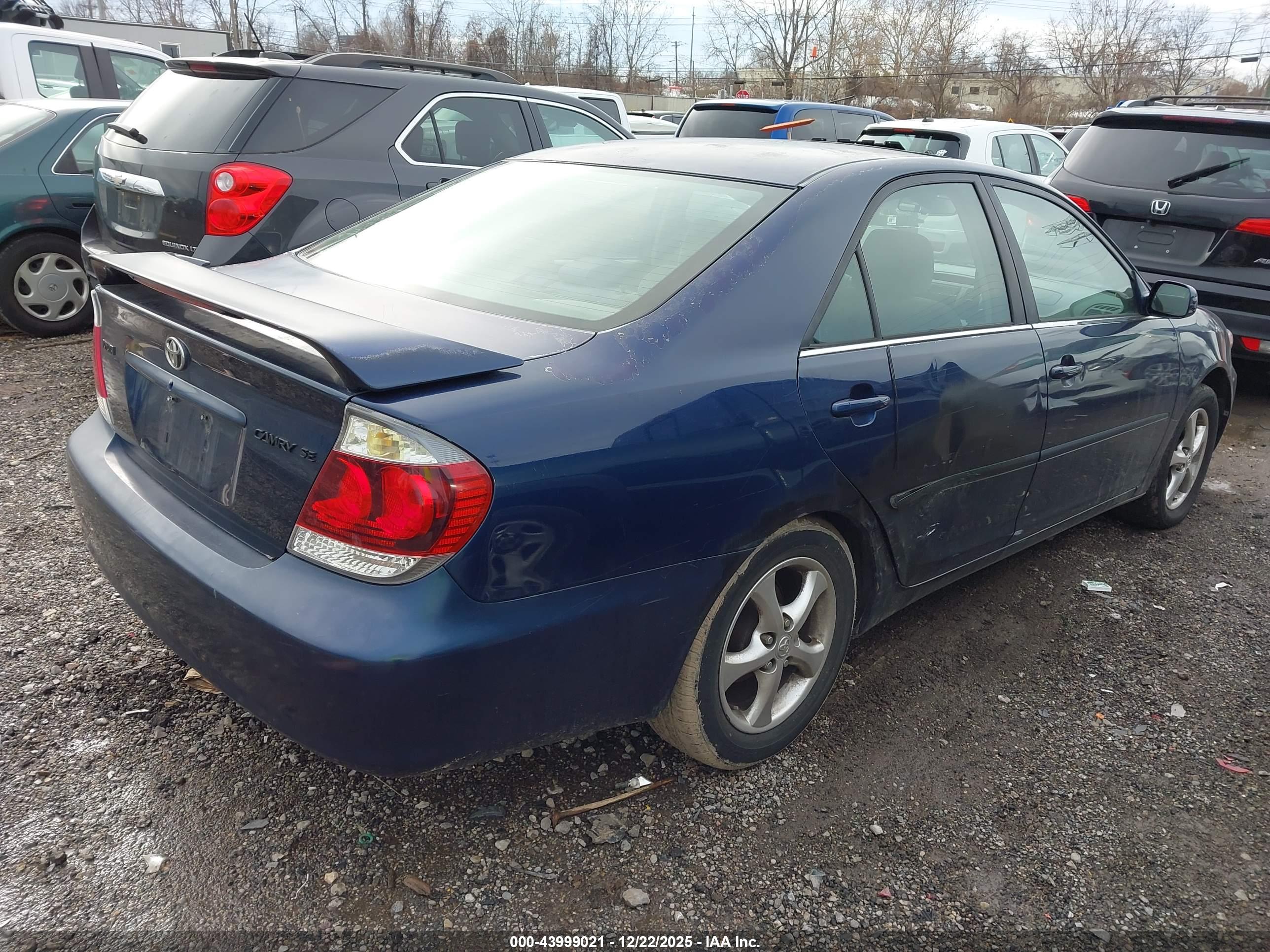 TOYOTA CAMRY image 4