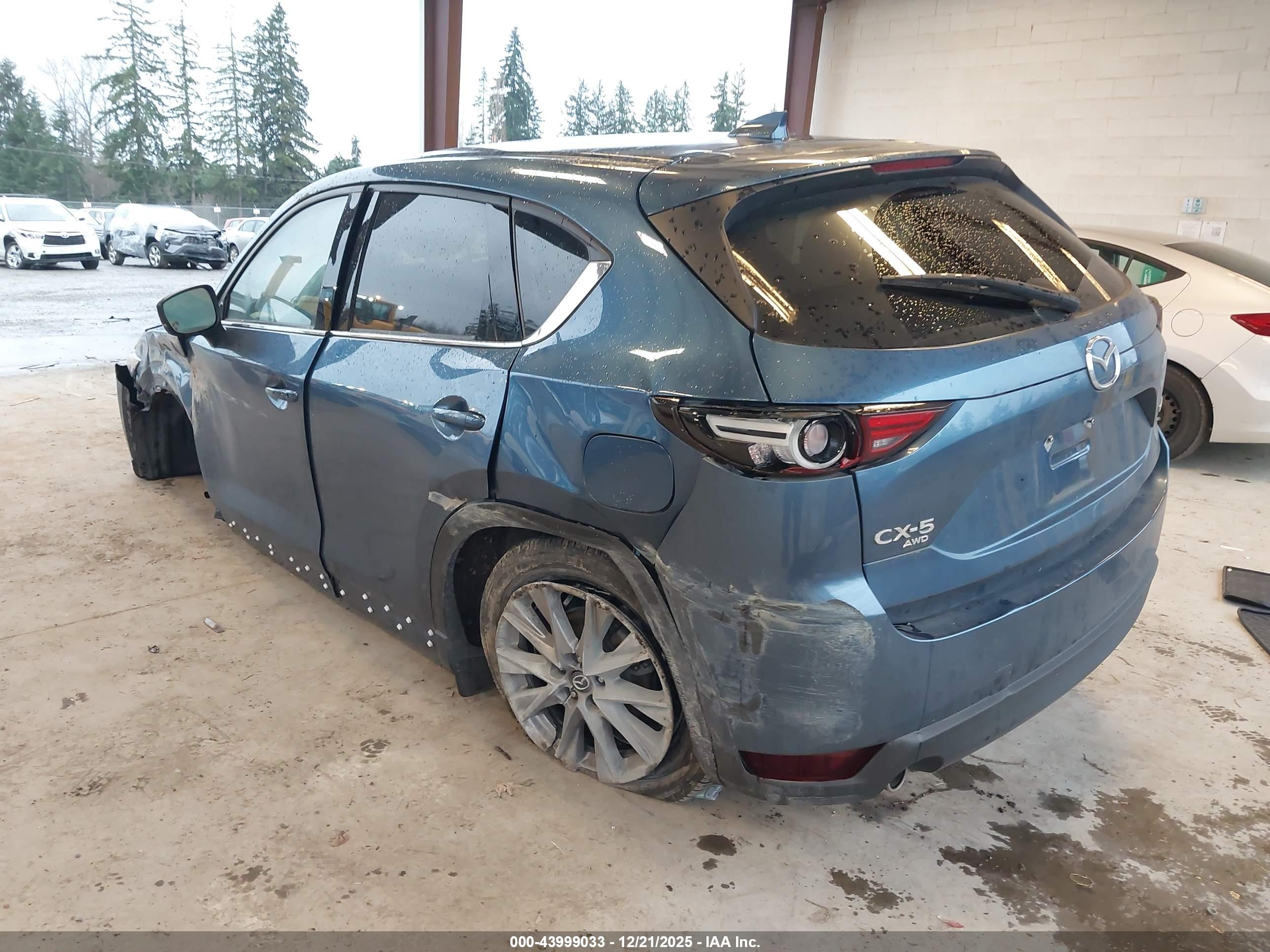 MAZDA CX-5 image 3