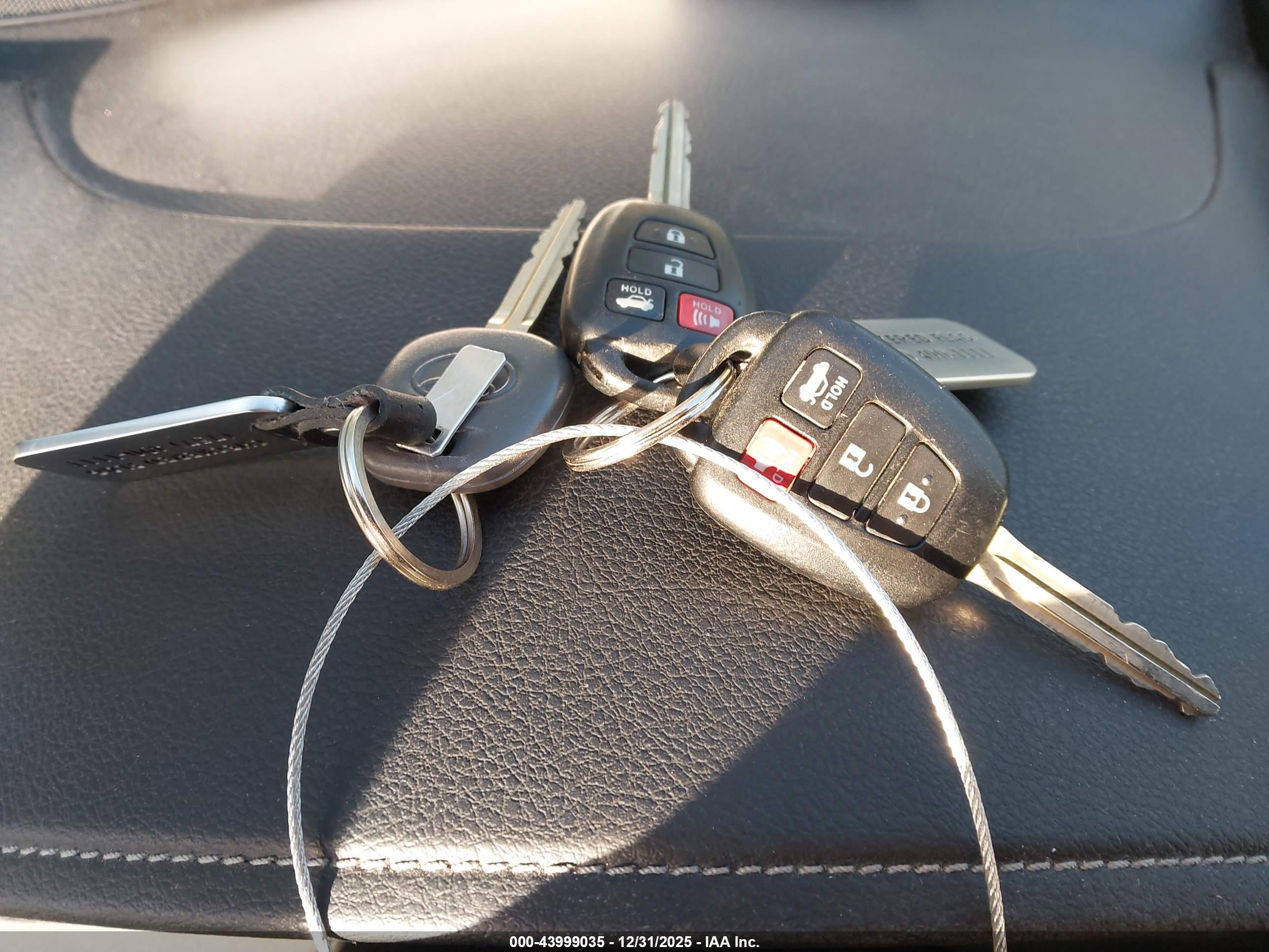TOYOTA CAMRY image 11