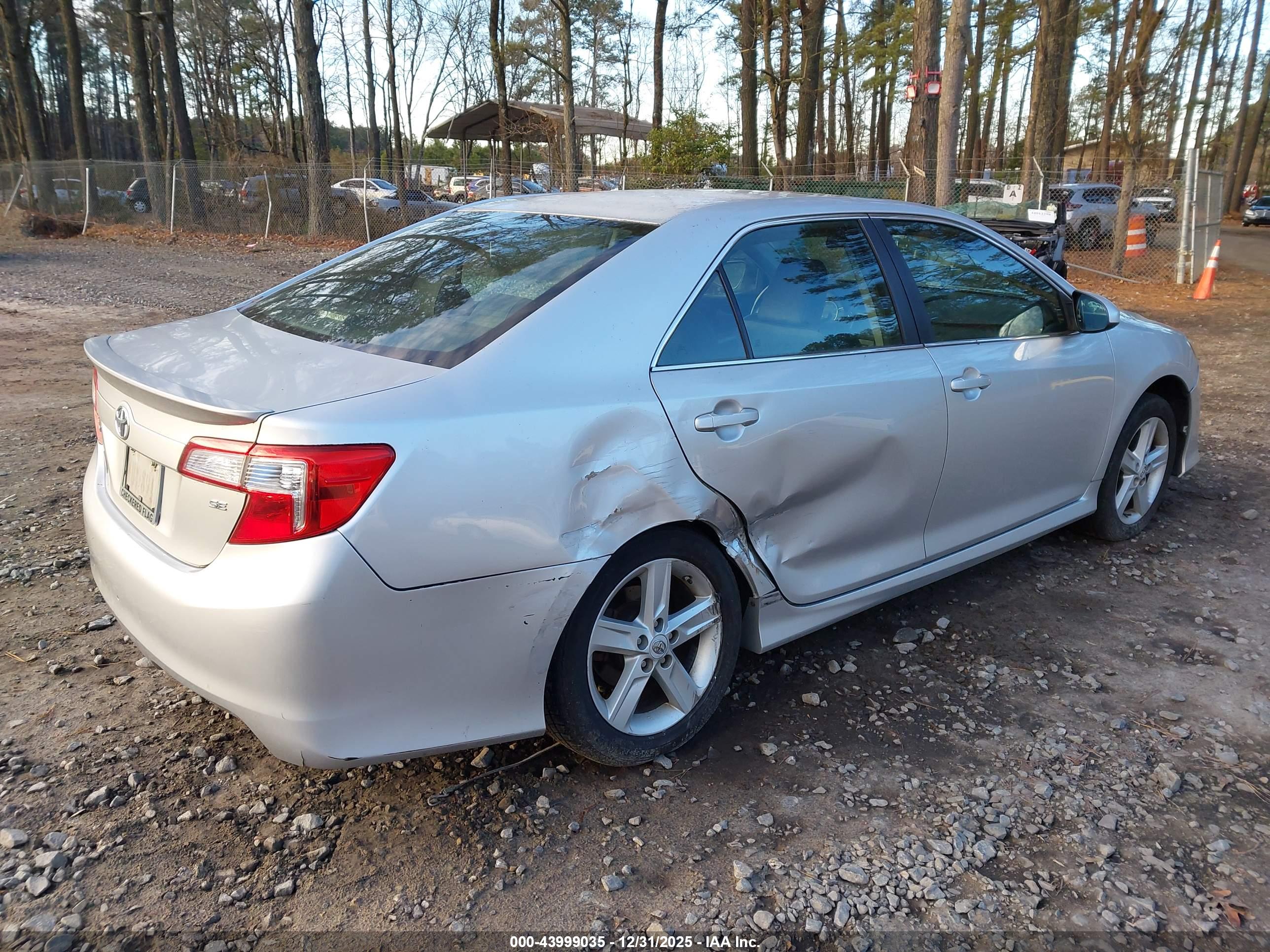 TOYOTA CAMRY image 4